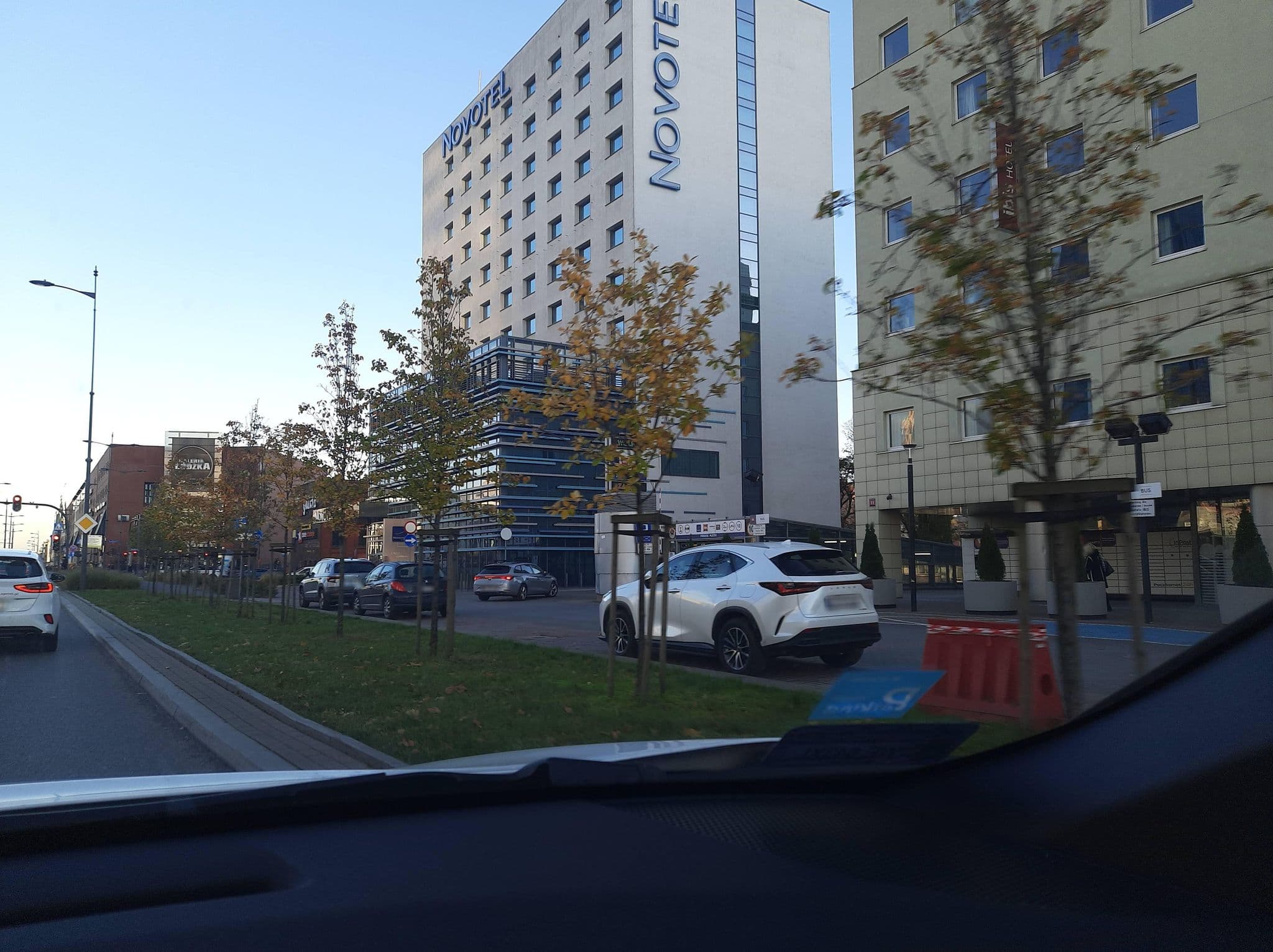 Street view near ibis Łódź Centrum, Łódź — © n0mad2000 (CC BY-SA · Mapillary)