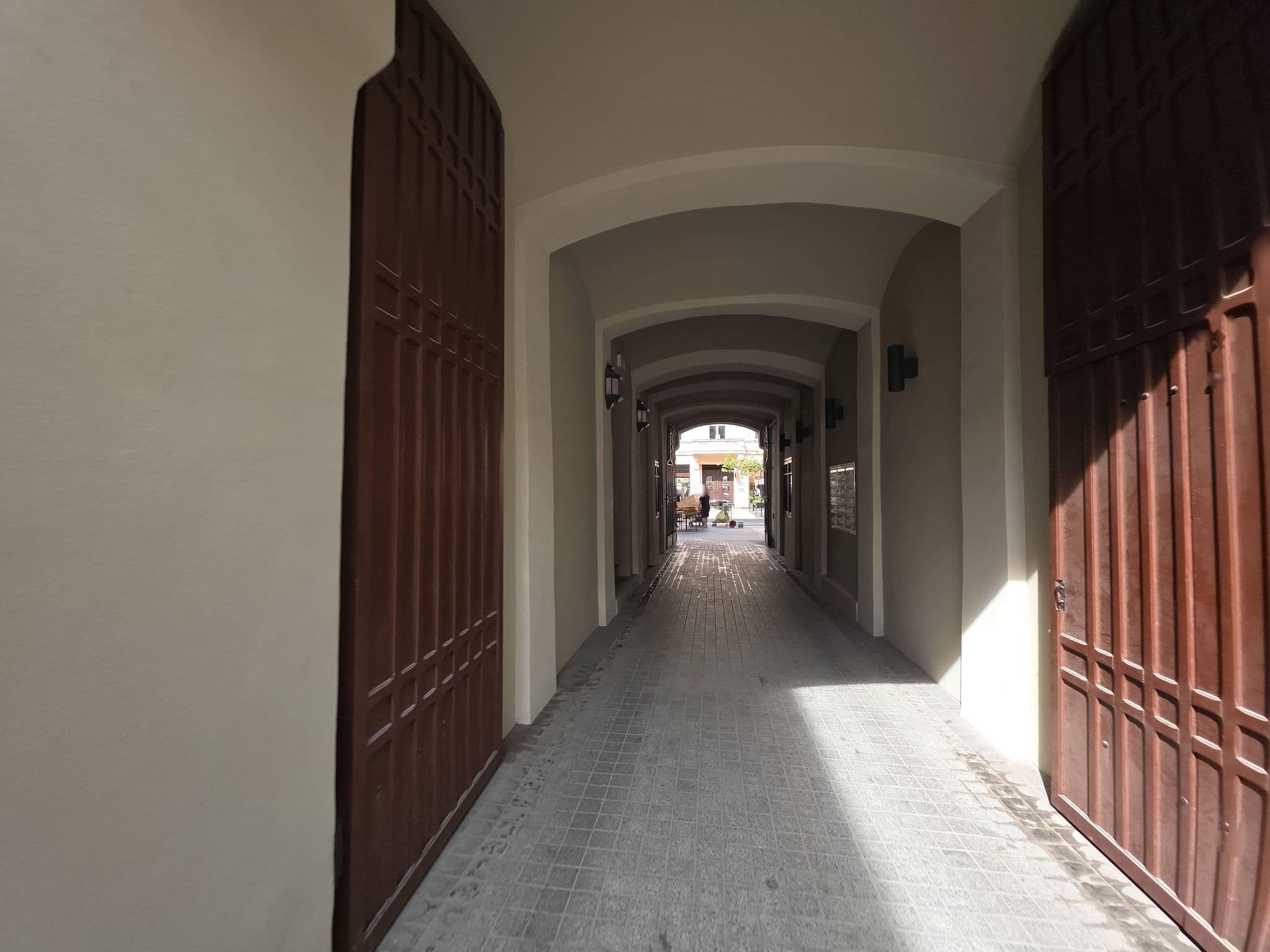 Street view near Royal Aparts, Łódź — © Rowerowa_Lodz (CC BY-SA · Mapillary)