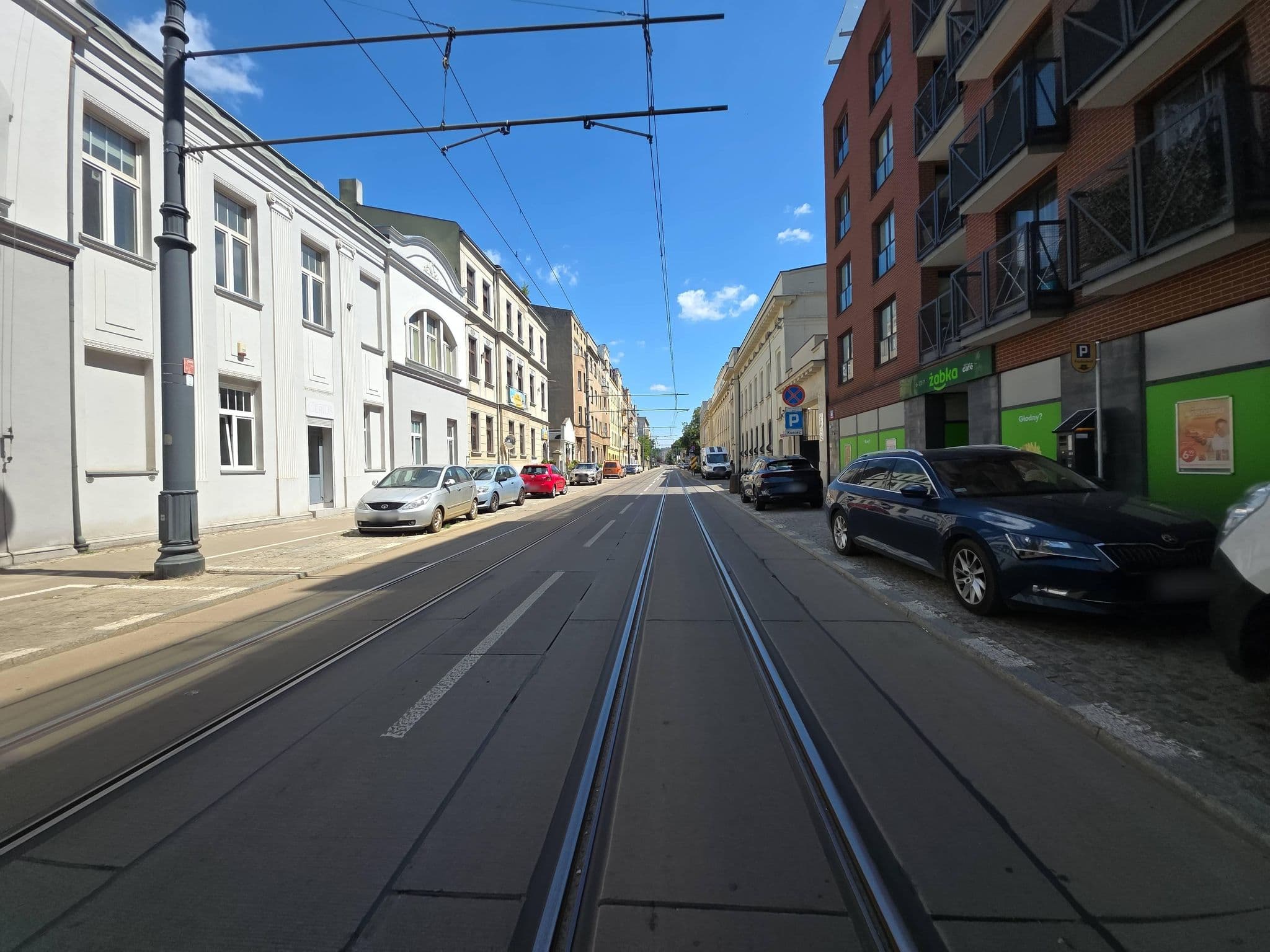 Street view near CITY RESIDENCE Apartamenty hotelowe. Noclegi, konferencje, hotel, Łódź — © Rowerowa_Lodz (CC BY-SA · Mapillary)