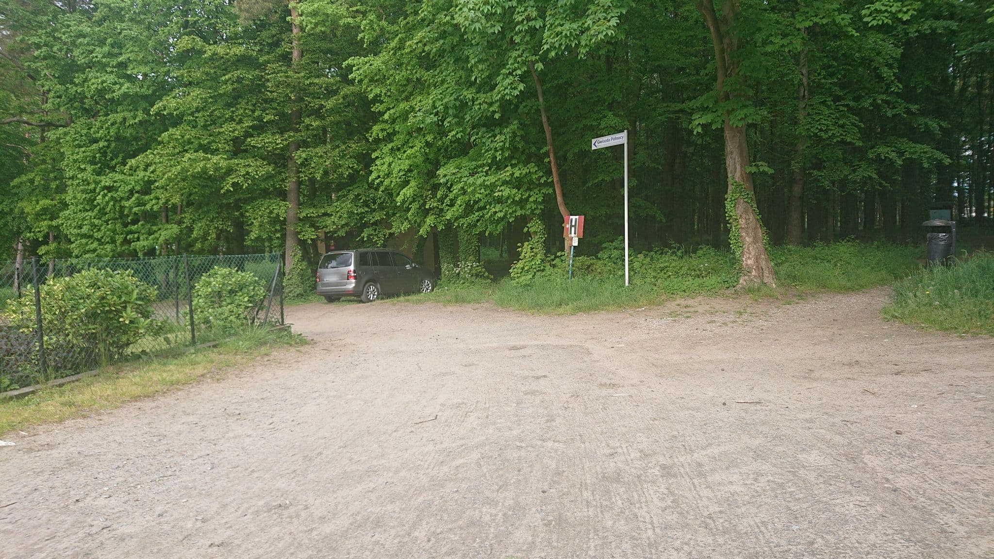Street view near Gwiazda Północy Willa E. M. Ścibior, Jastrzębia Góra — © and987 (CC BY-SA · Mapillary)