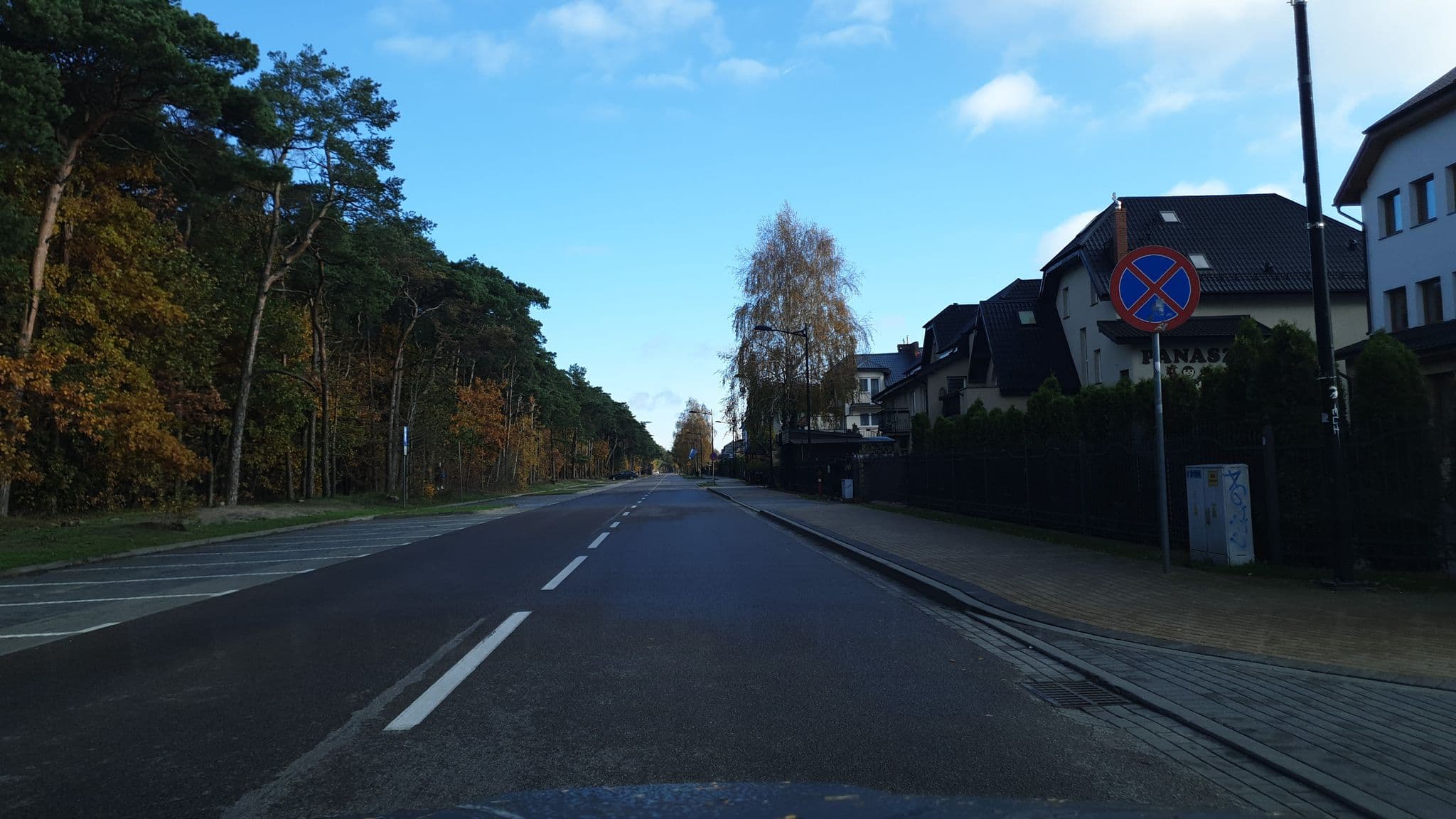 Street view near Kamena. Ośrodek wypoczynkowy. Kawalec E.T., Jastrzębia Góra — © krz (CC BY-SA · Mapillary)