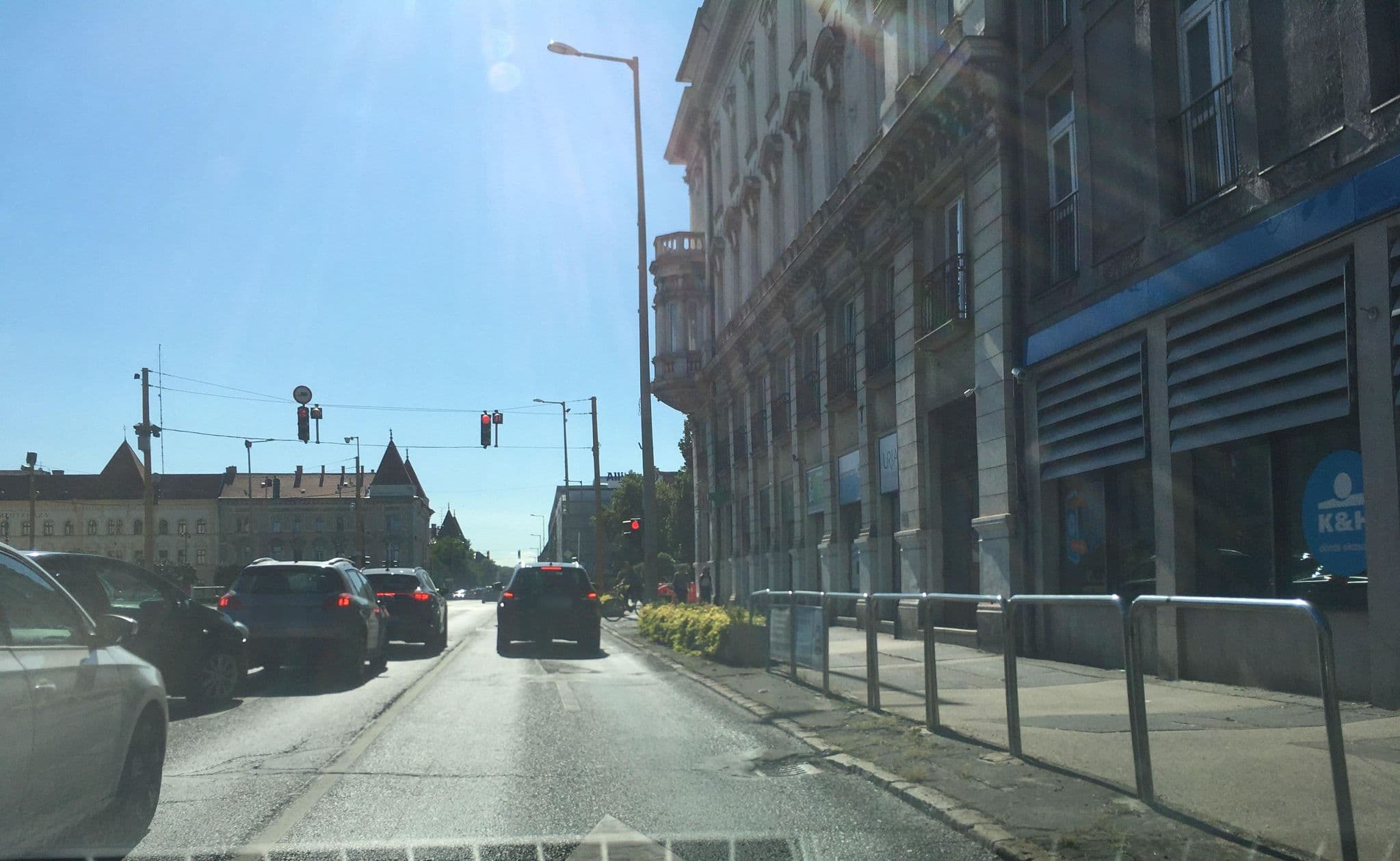 Street view near Rába Hotel, Győr — © istefanos (CC BY-SA · Mapillary)