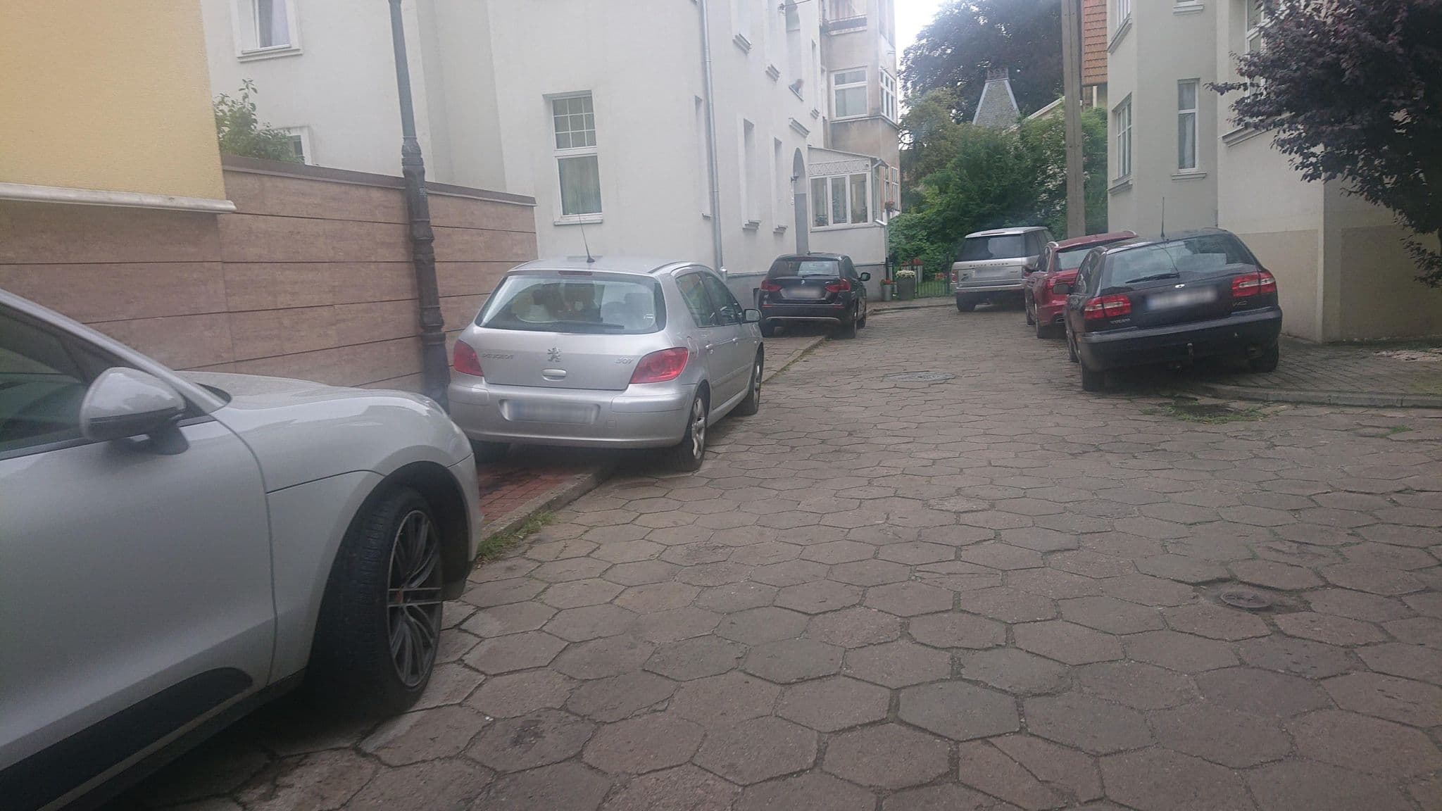 Street view near Home3city Grand, Sopot — © and987 (CC BY-SA · Mapillary)