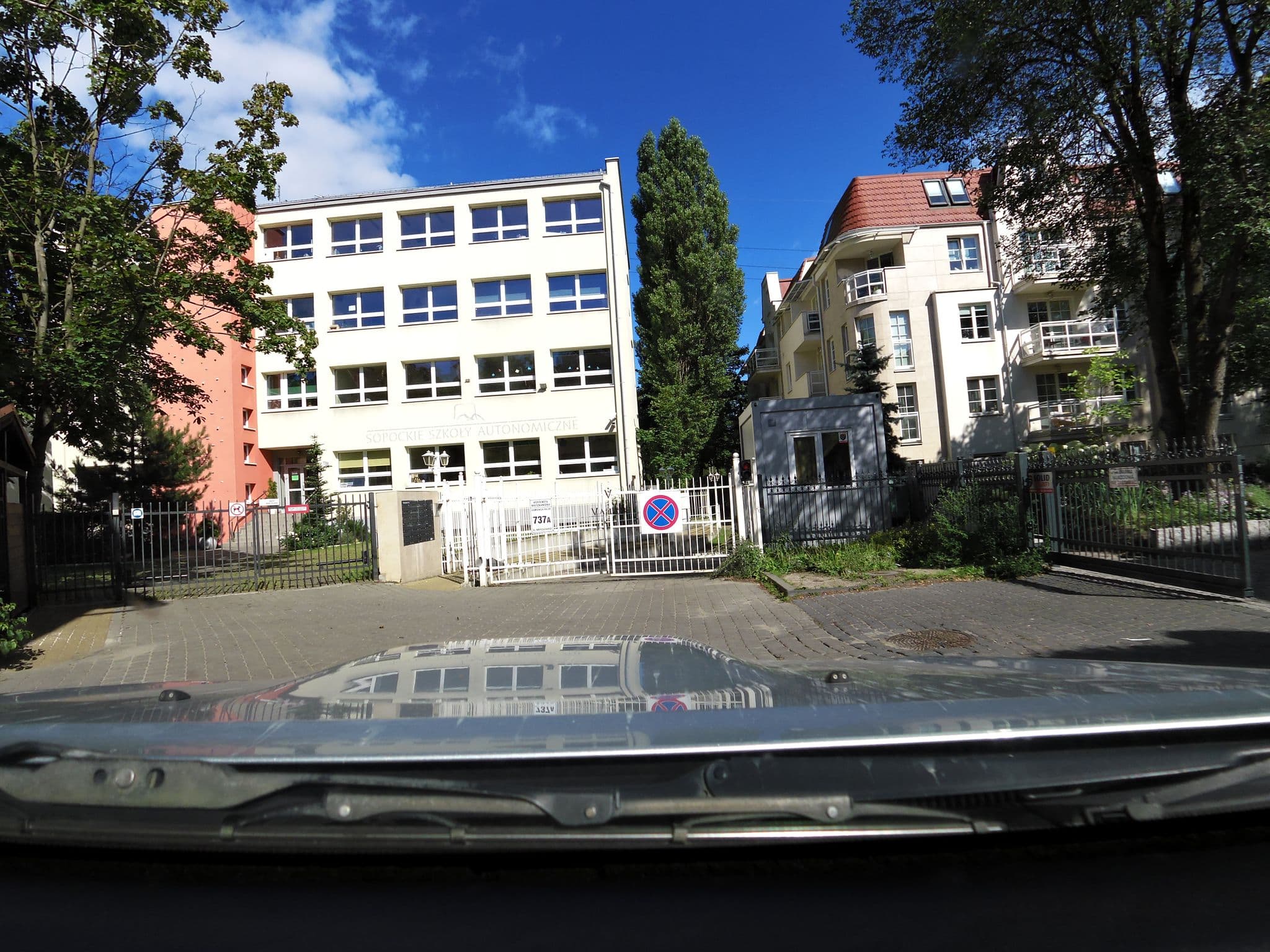Street view near Imperial Apartments - Valor, Sopot — © aleksasfi (CC BY-SA · Mapillary)