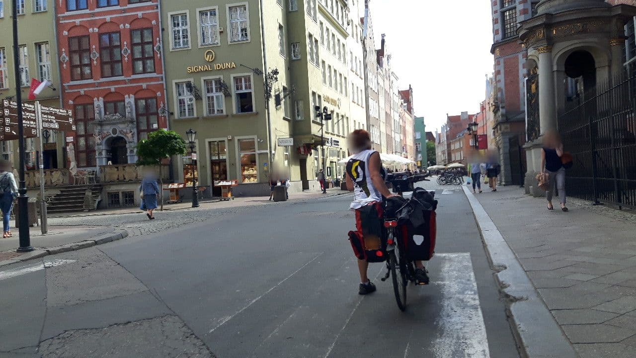 Street view near Apartament Kołodziejska, Gdańsk — © changchun1 (CC BY-SA · Mapillary)