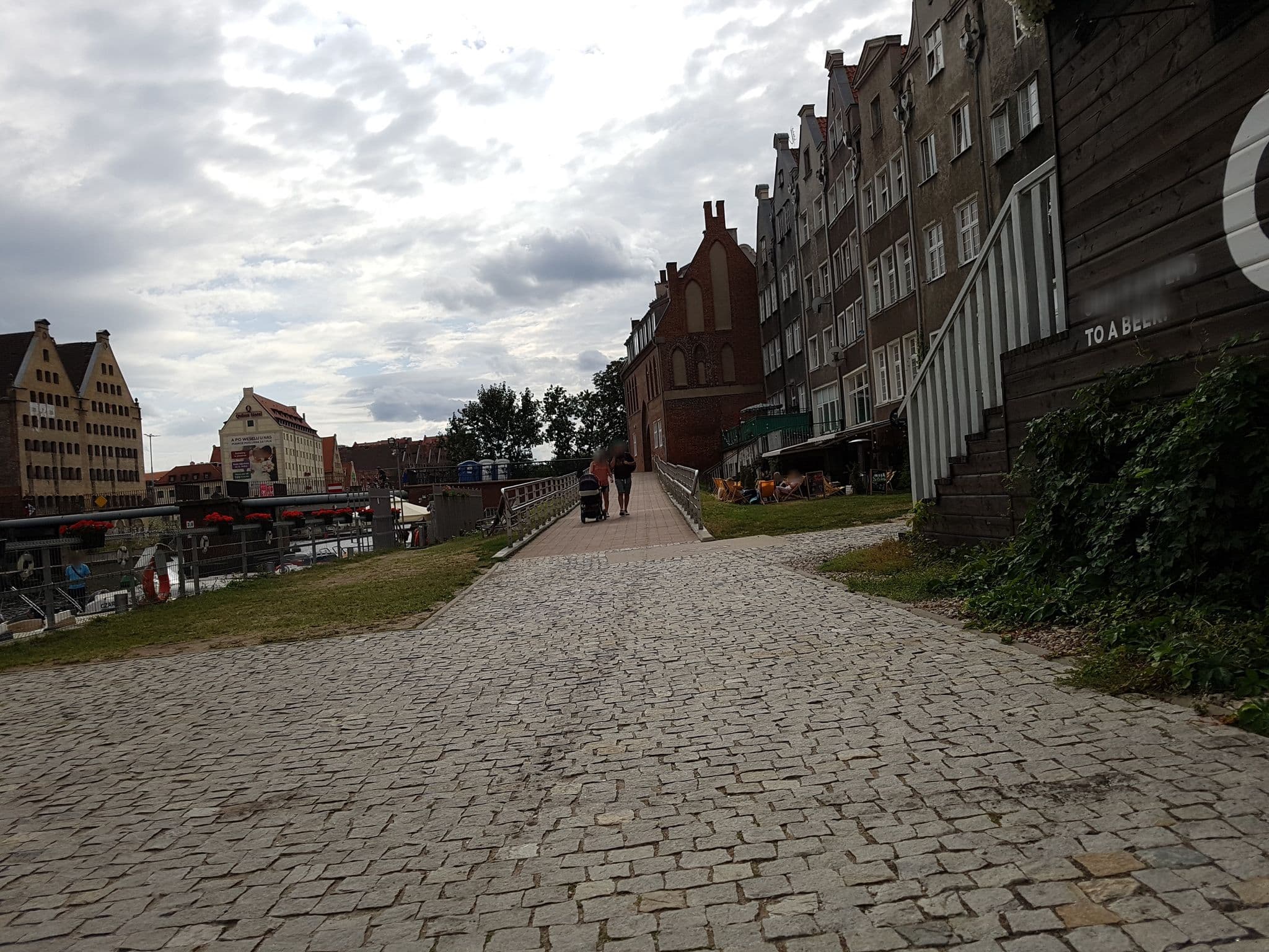 Street view near Riverside Hostel, Gdańsk — © pbb (CC BY-SA · Mapillary)