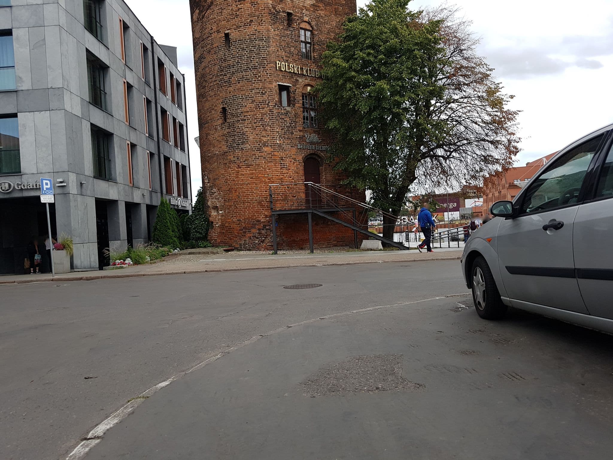 Street view near Hilton Fitness & Spa, Gdańsk — © pbb (CC BY-SA · Mapillary)