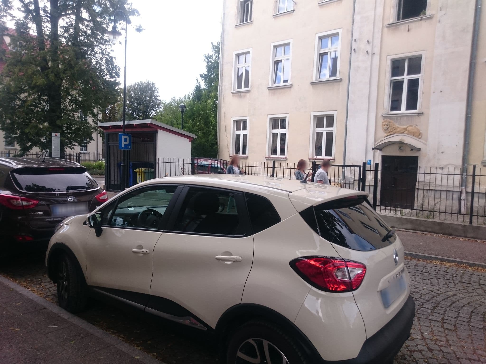 Street view near Imperial Apartments - Bryza, Sopot — © ufepuf (CC BY-SA · Mapillary)