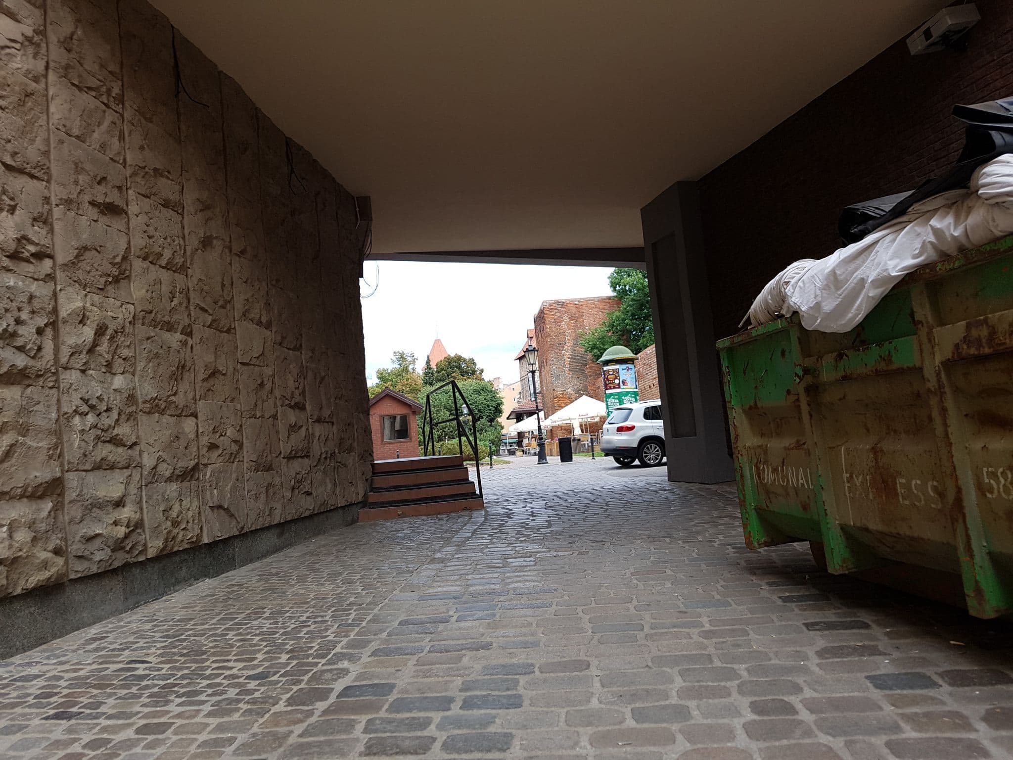 Street view near Hotel Wolne Miasto Gdańsk, Gdańsk — © pbb (CC BY-SA · Mapillary)