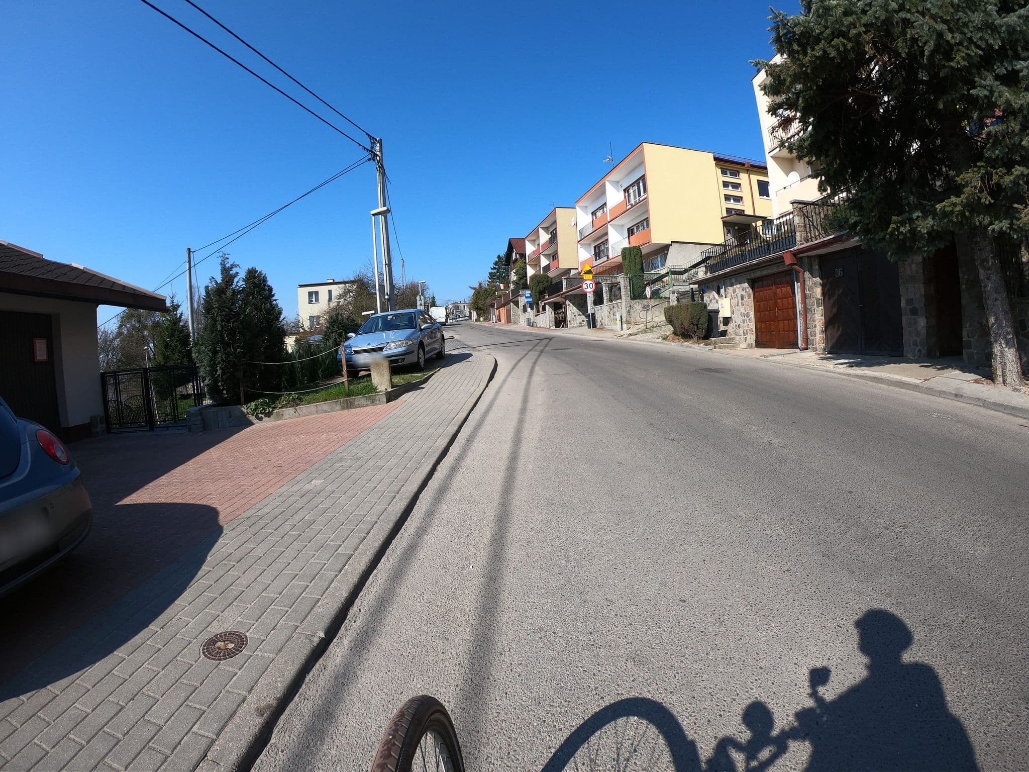 Street view near Danuta. Pokoje Gościnne, Gdynia — © masterofnoroad (CC BY-SA · Mapillary)