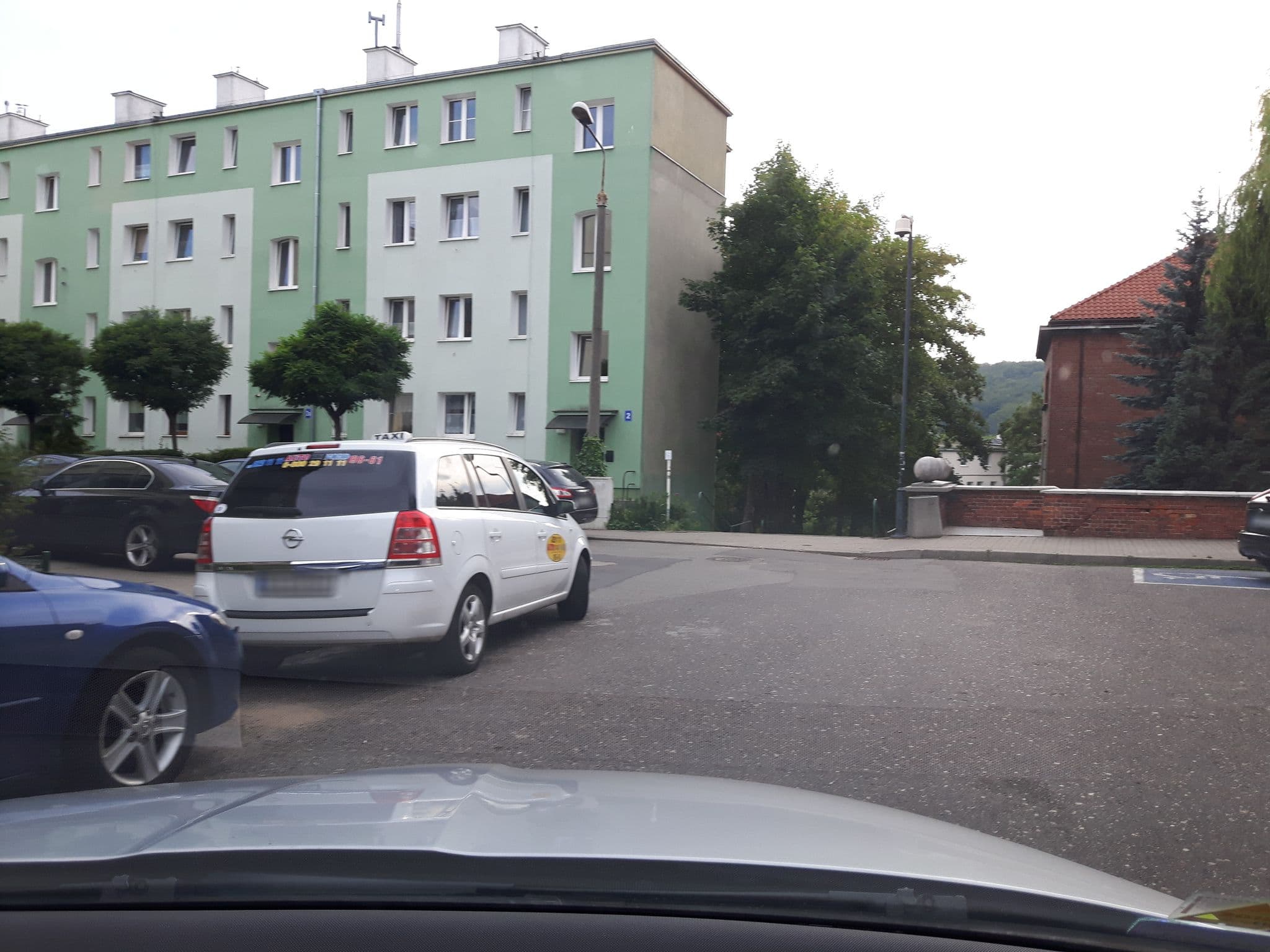 Street view near Apartament Viktoria, Gdynia — © andpol_2288 (CC BY-SA · Mapillary)