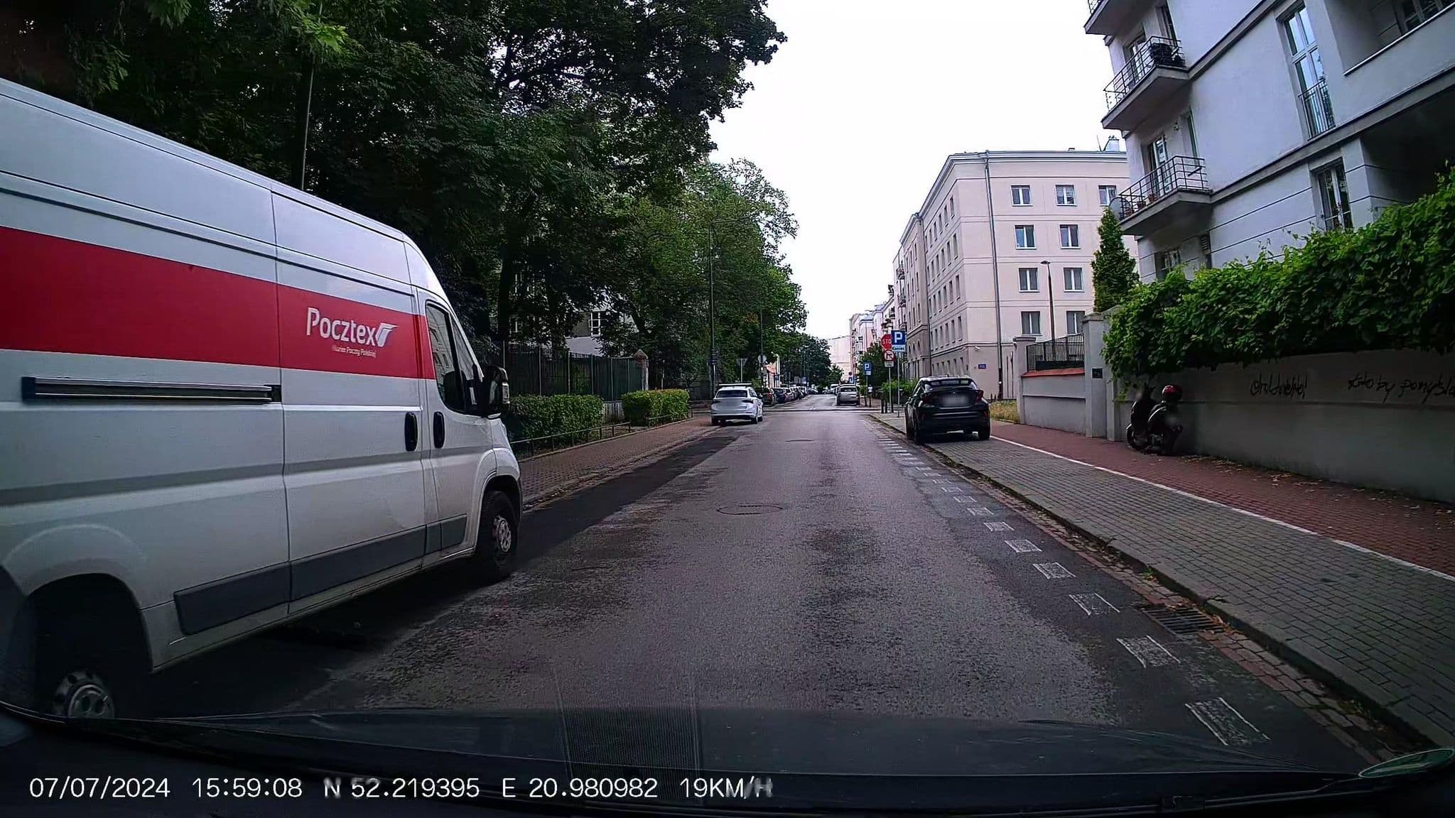 Street view near Apartamenty Kaliska, Ochota — © Driven2574 (CC BY-SA · Mapillary)