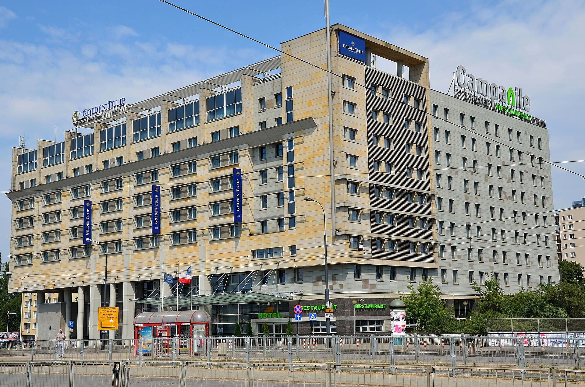 Golden Tulip Warsaw Centre (via Wikimedia Commons, CC BY-SA 3.0 pl)
