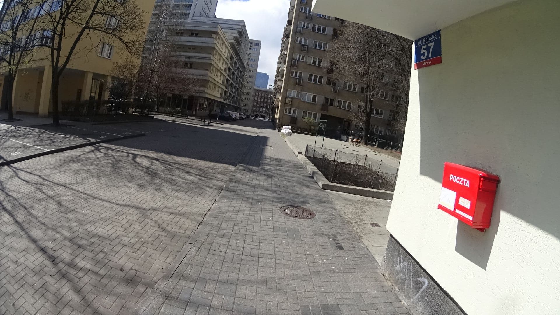 Street view near Apartmenty Varsovie Pańska, Warsaw — © awizonosz (CC BY-SA · Mapillary)