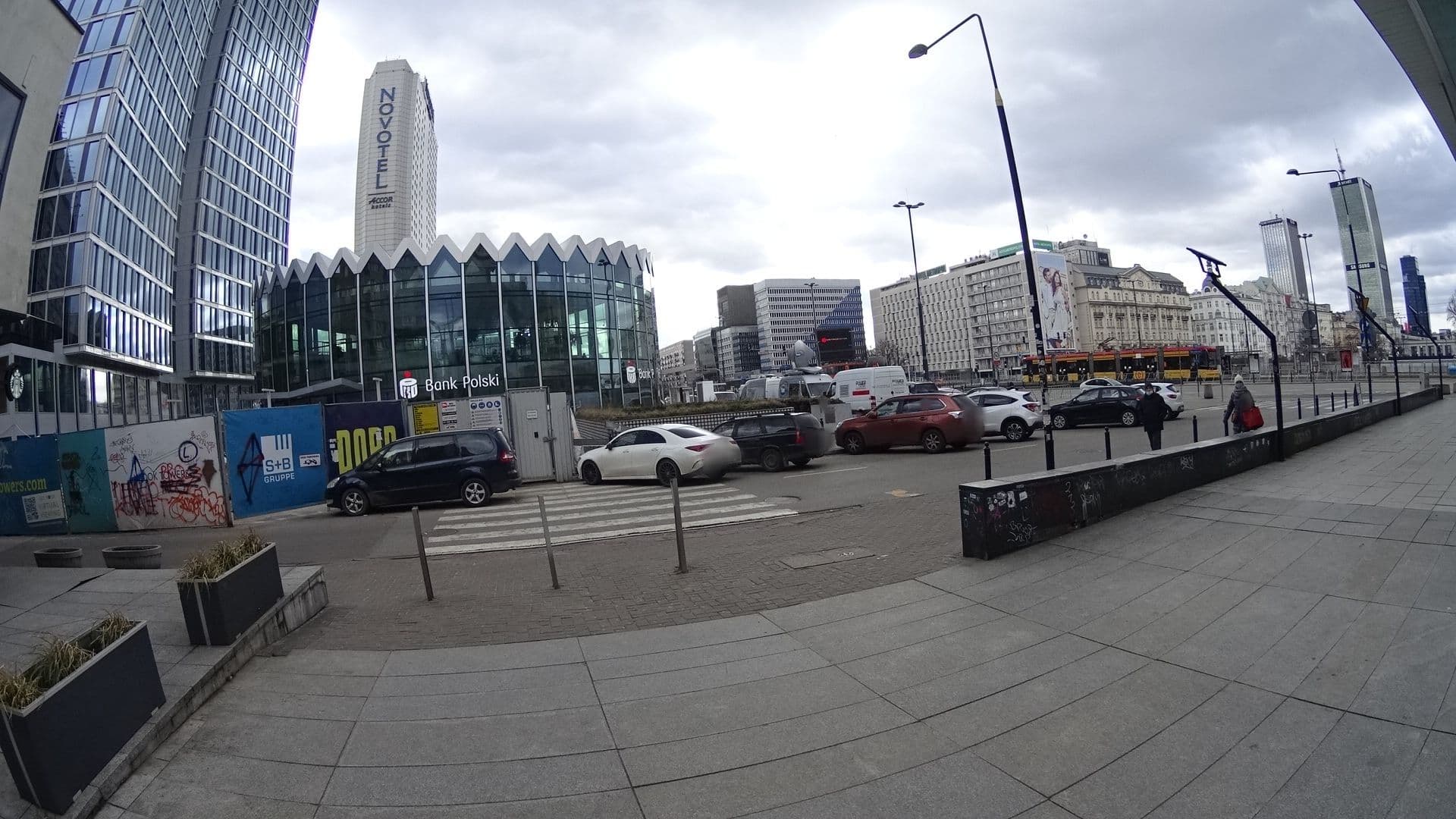 Street view near Apartamenty Varsovie Rotunda, Warsaw — © awizonosz (CC BY-SA · Mapillary)