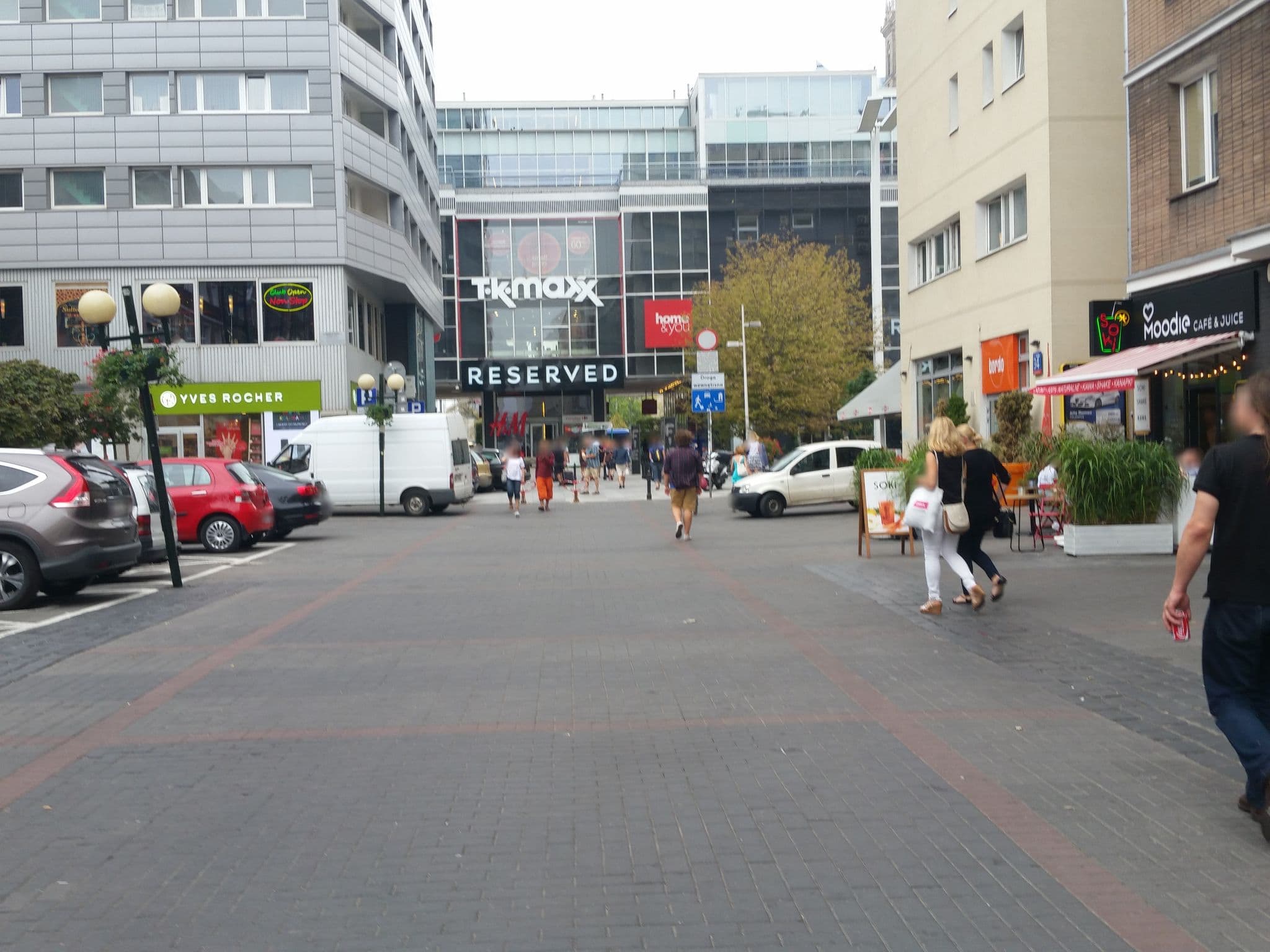 Street view near Chmielna 32 - City Center, Warsaw — © masti (CC BY-SA · Mapillary)