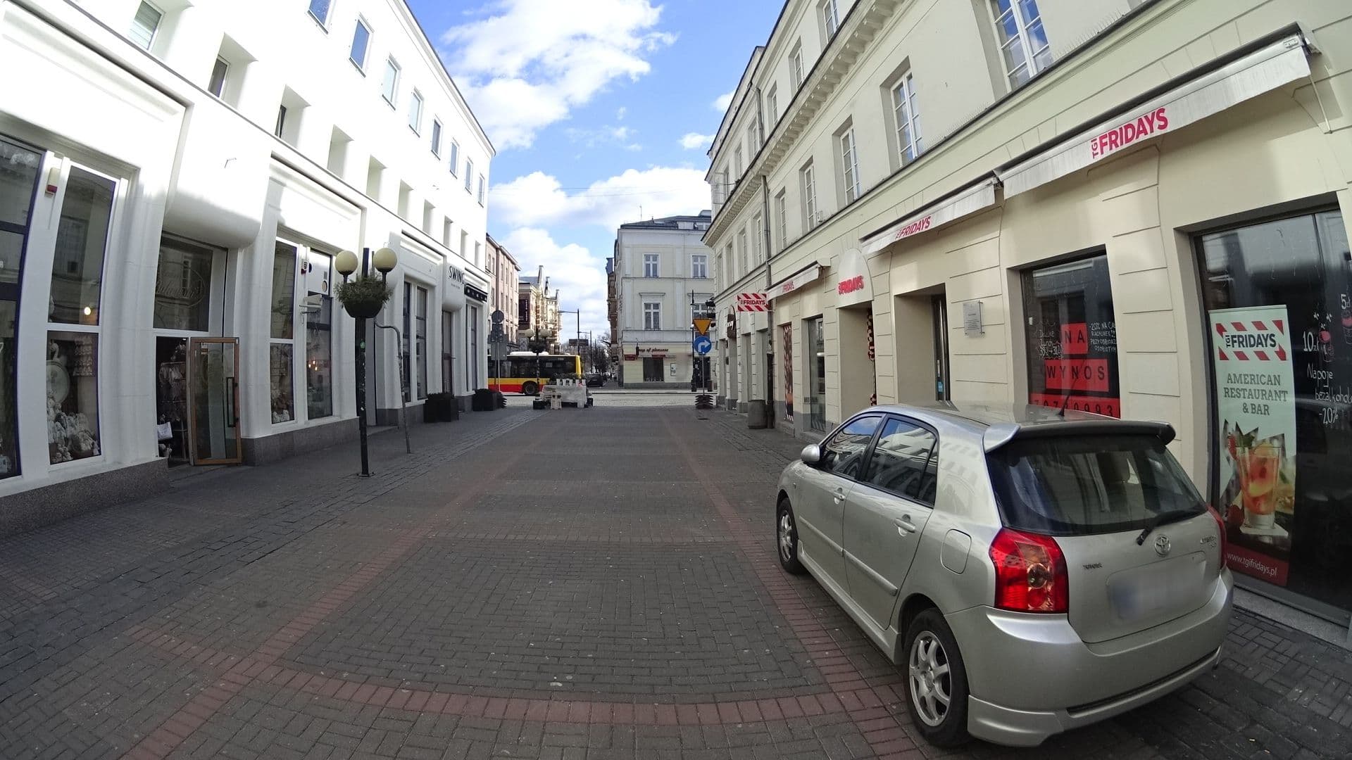 Street view near Chillout Loft, Śródmieście — © awizonosz (CC BY-SA · Mapillary)