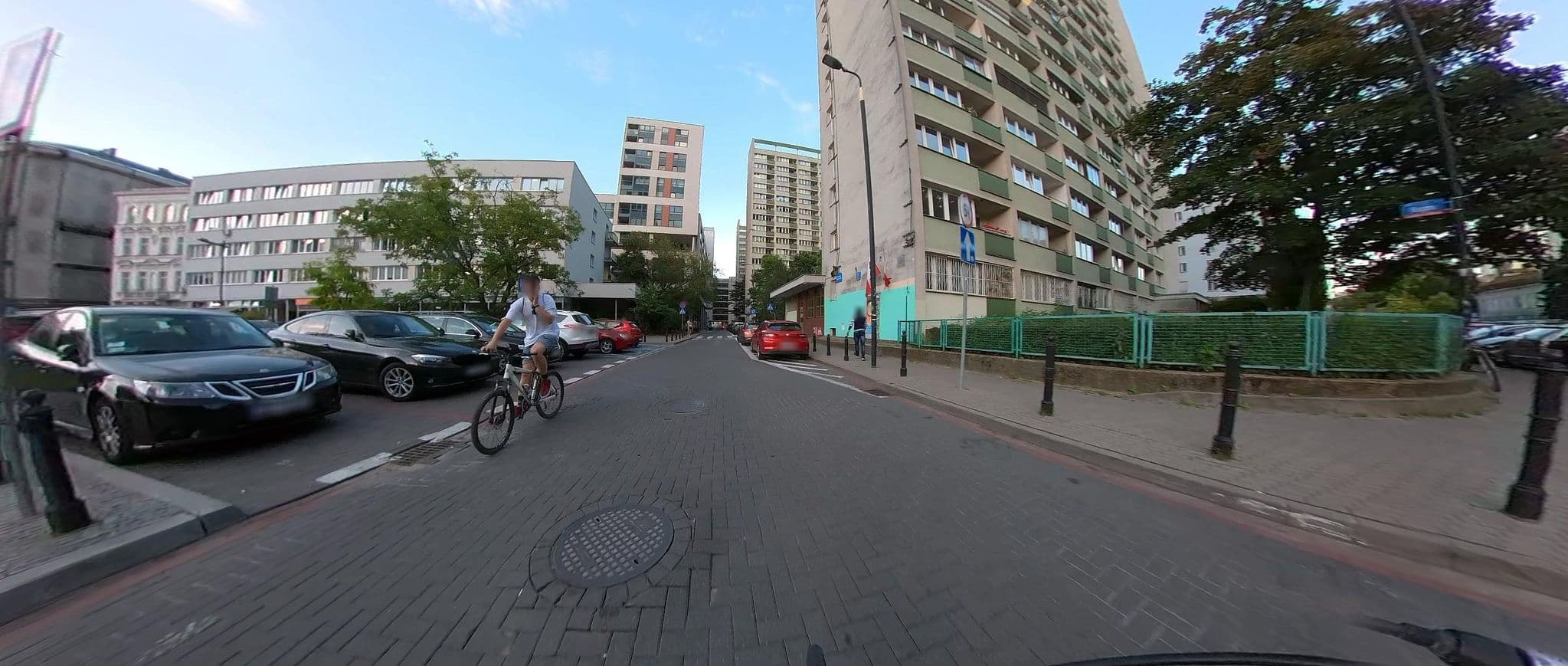 Street view near Leopold Szewczyk "Pamina", Warsaw — © 9f893cde (CC BY-SA · Mapillary)
