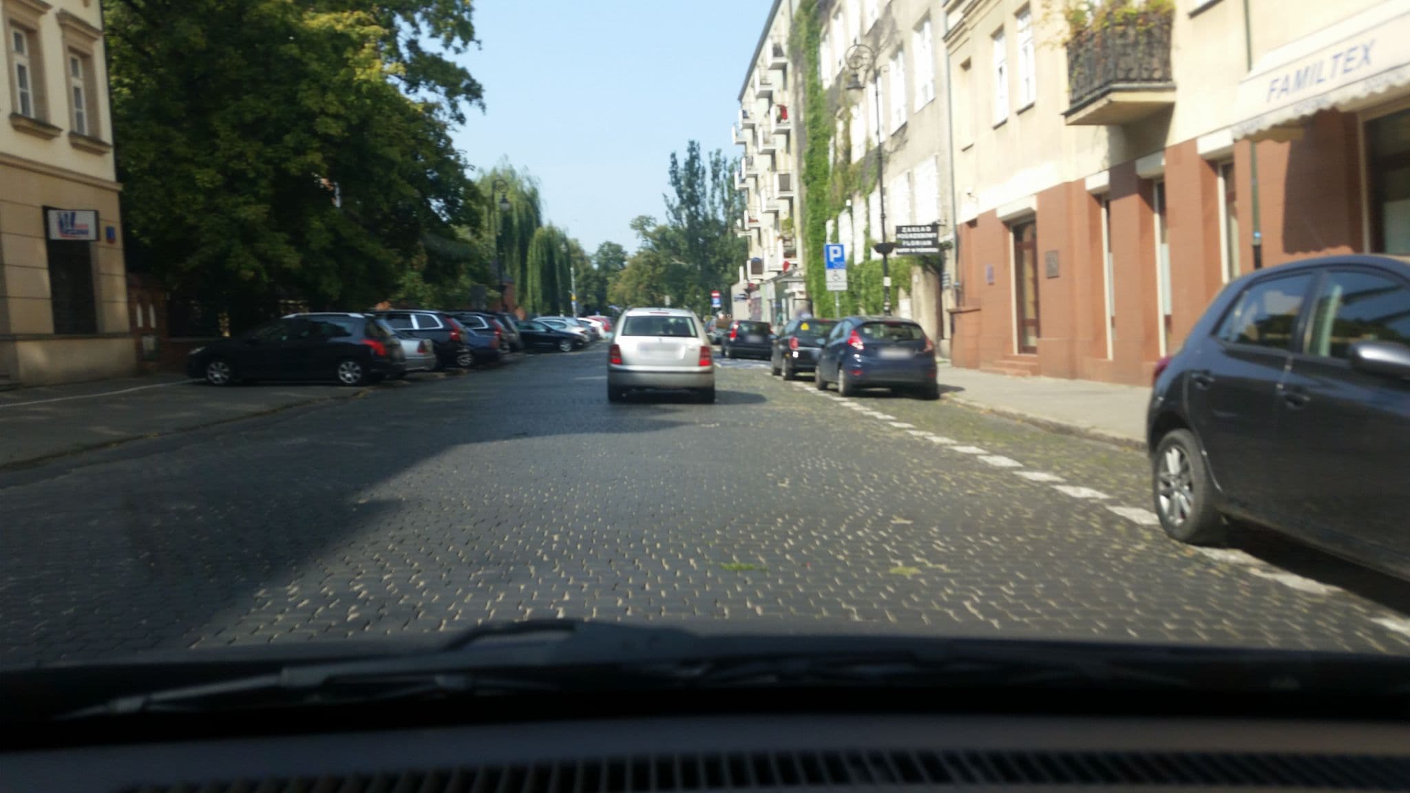 Street view near Apartament Melon 1, Praga Północ — © kmajcher (CC BY-SA · Mapillary)