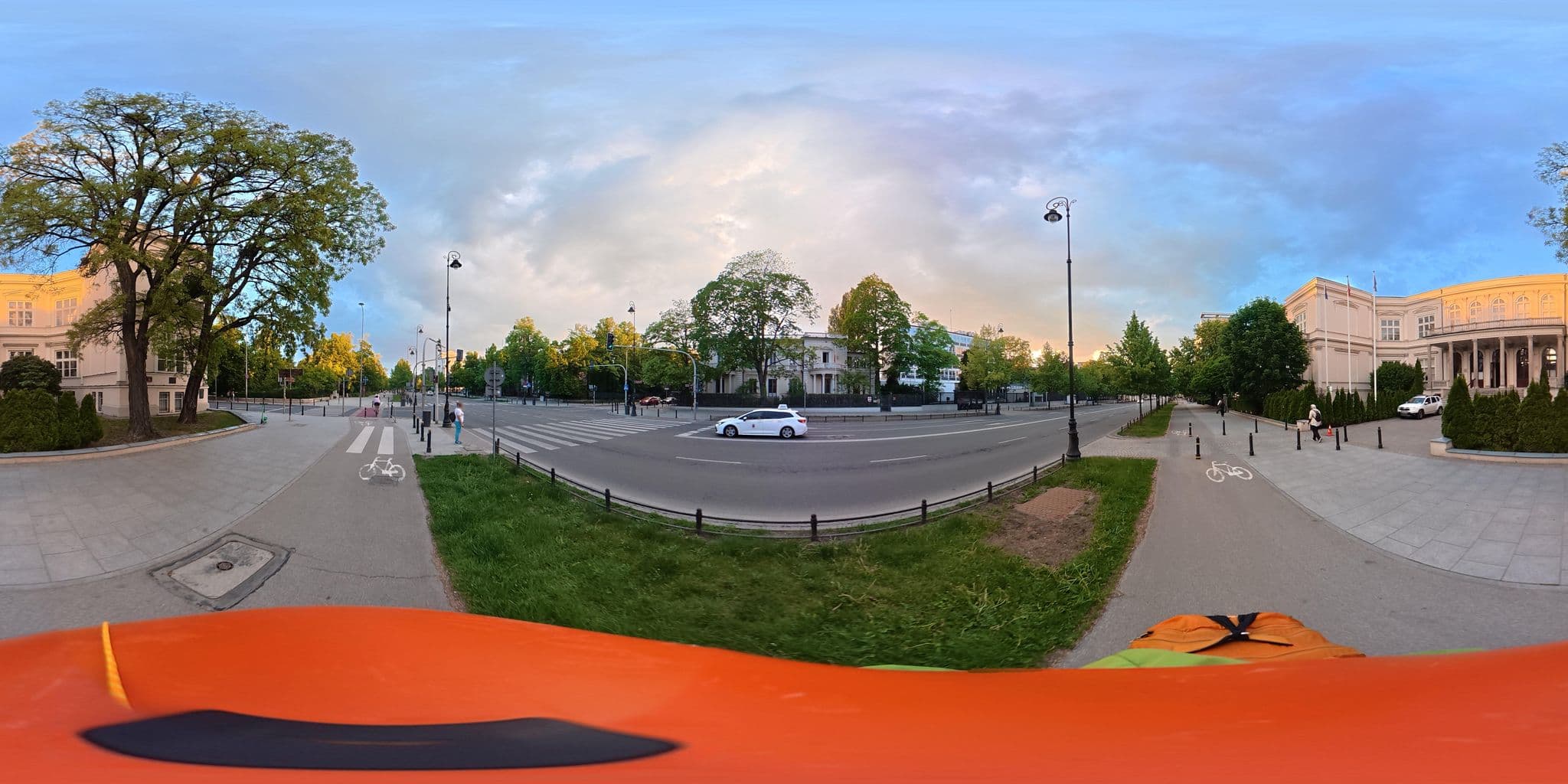 Street view near "Domget" Jerzy Karwowski, Śródmieście — © awizonosz (CC BY-SA · Mapillary)