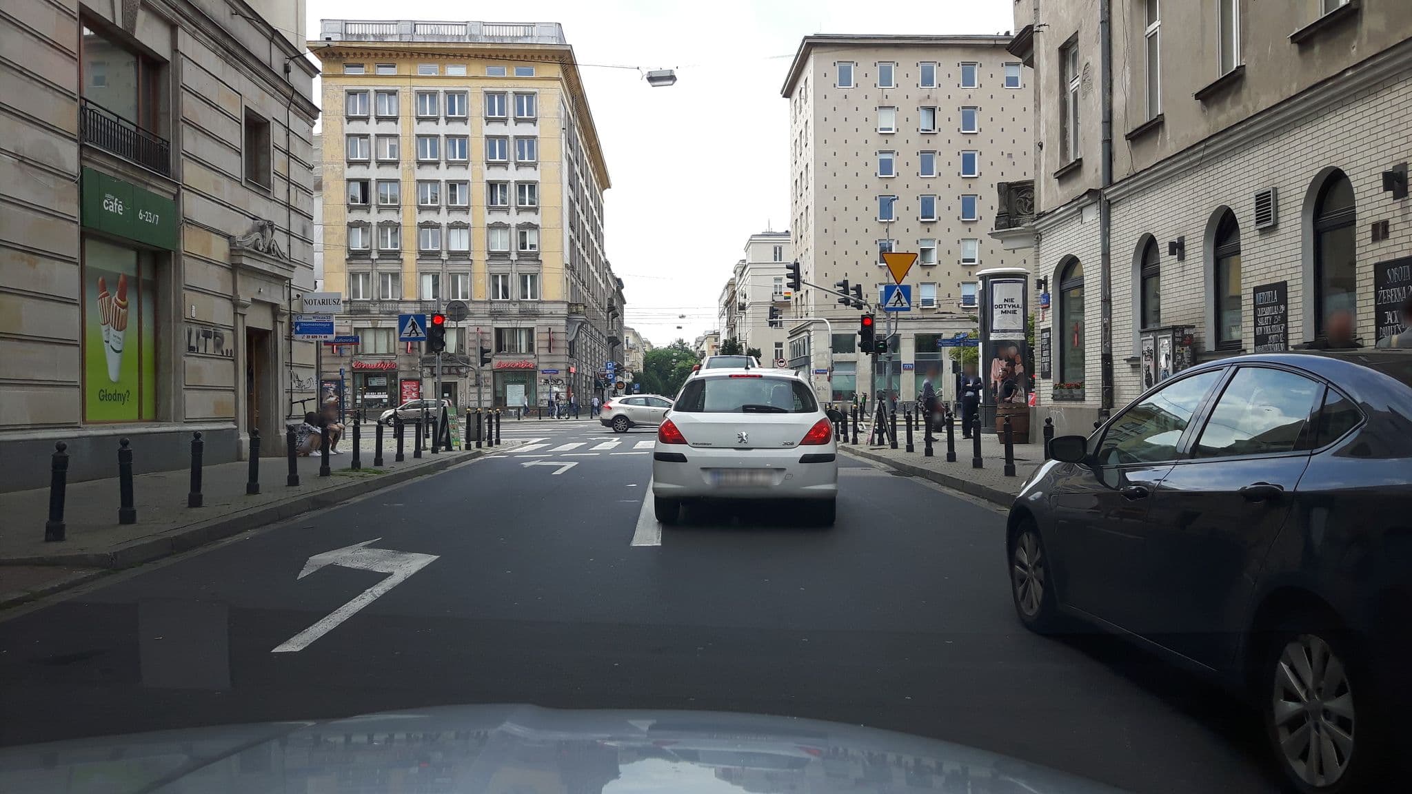 Street view near Poranna Kawa, Śródmieście — © andpol_2288 (CC BY-SA · Mapillary)