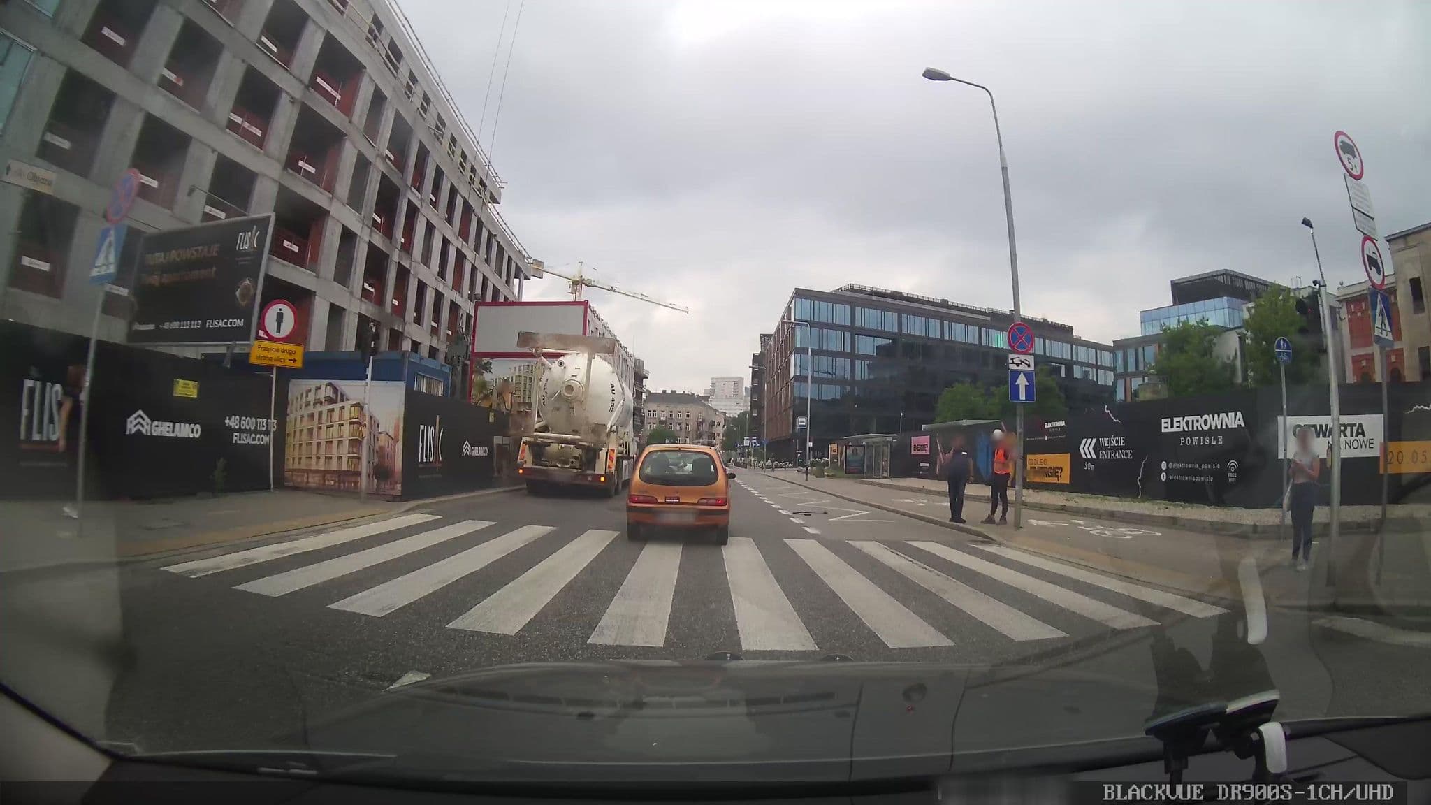 Street view near Barcelo Hotel Powisle, Śródmieście — © grobin (CC BY-SA · Mapillary)