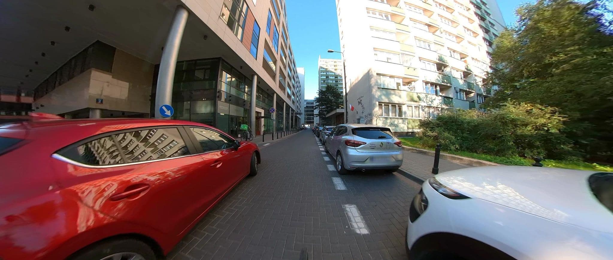 Street view near Exclusive Apartments, Warsaw — © 9f893cde (CC BY-SA · Mapillary)