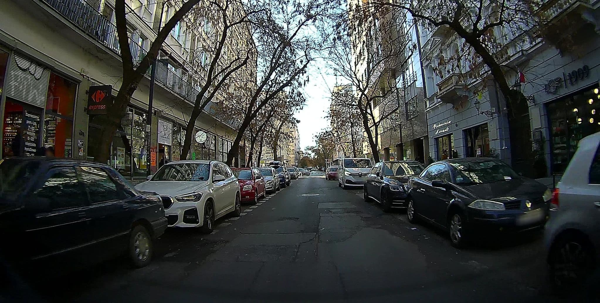 Street view near Hoza Hostel, Śródmieście — © 9f893cde (CC BY-SA · Mapillary)