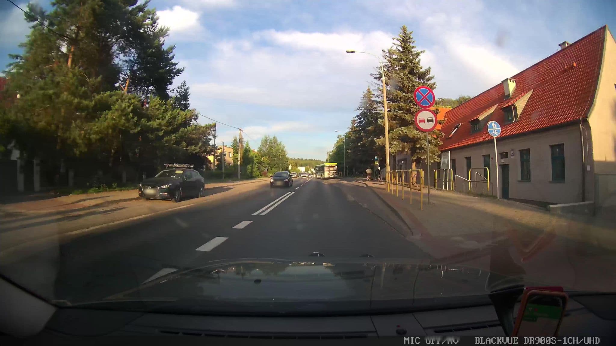 Street view near Wspólnota Mieszkaniowa Świerczewskiego 23, Olsztyn — © grobin (CC BY-SA · Mapillary)