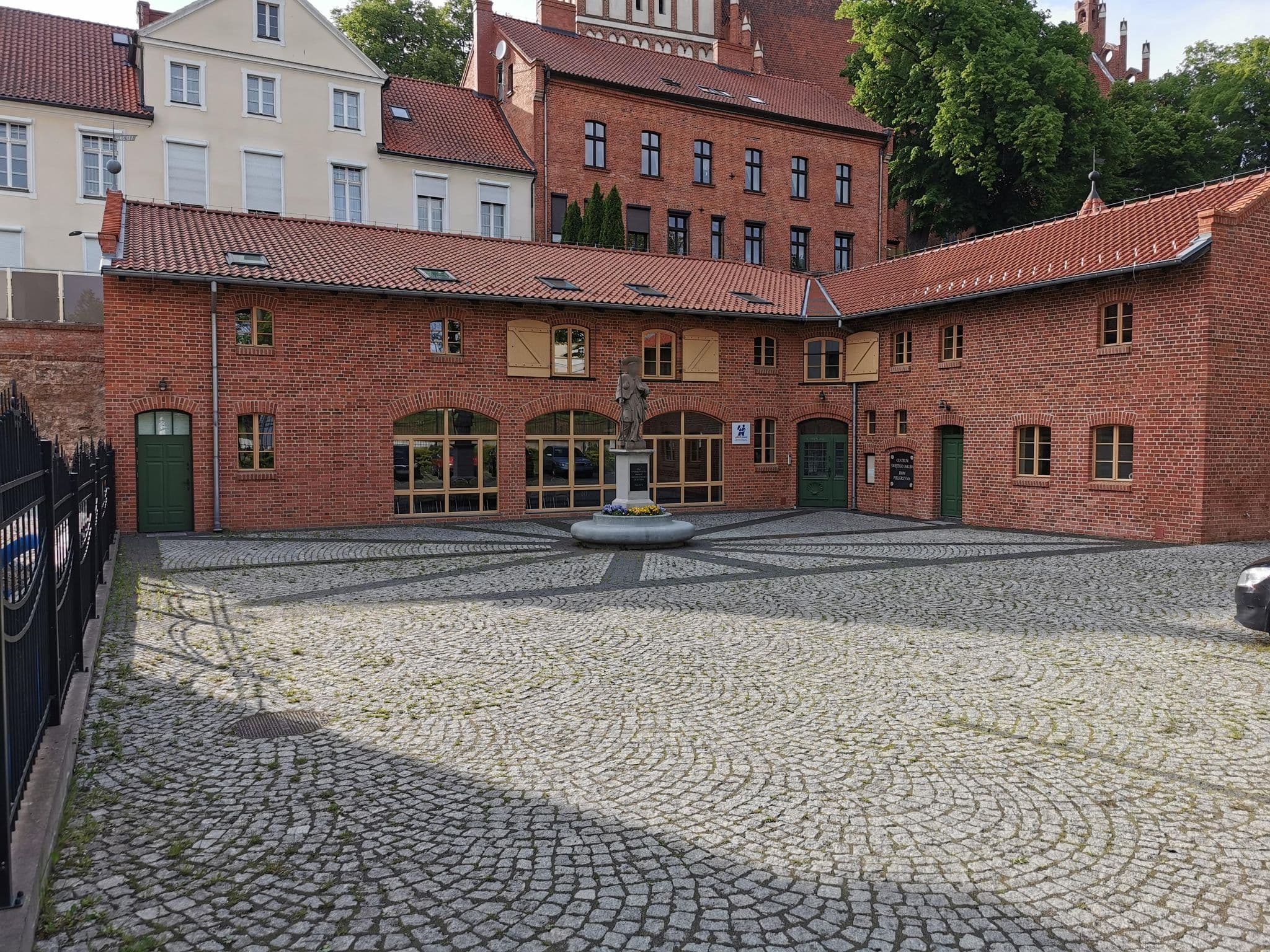 Street view near Wspólnota Mieszkaniowa Nieruchomości Ul. Stawigudzka 7 w Jarotach, Olsztyn — © mezazis (CC BY-SA · Mapillary)