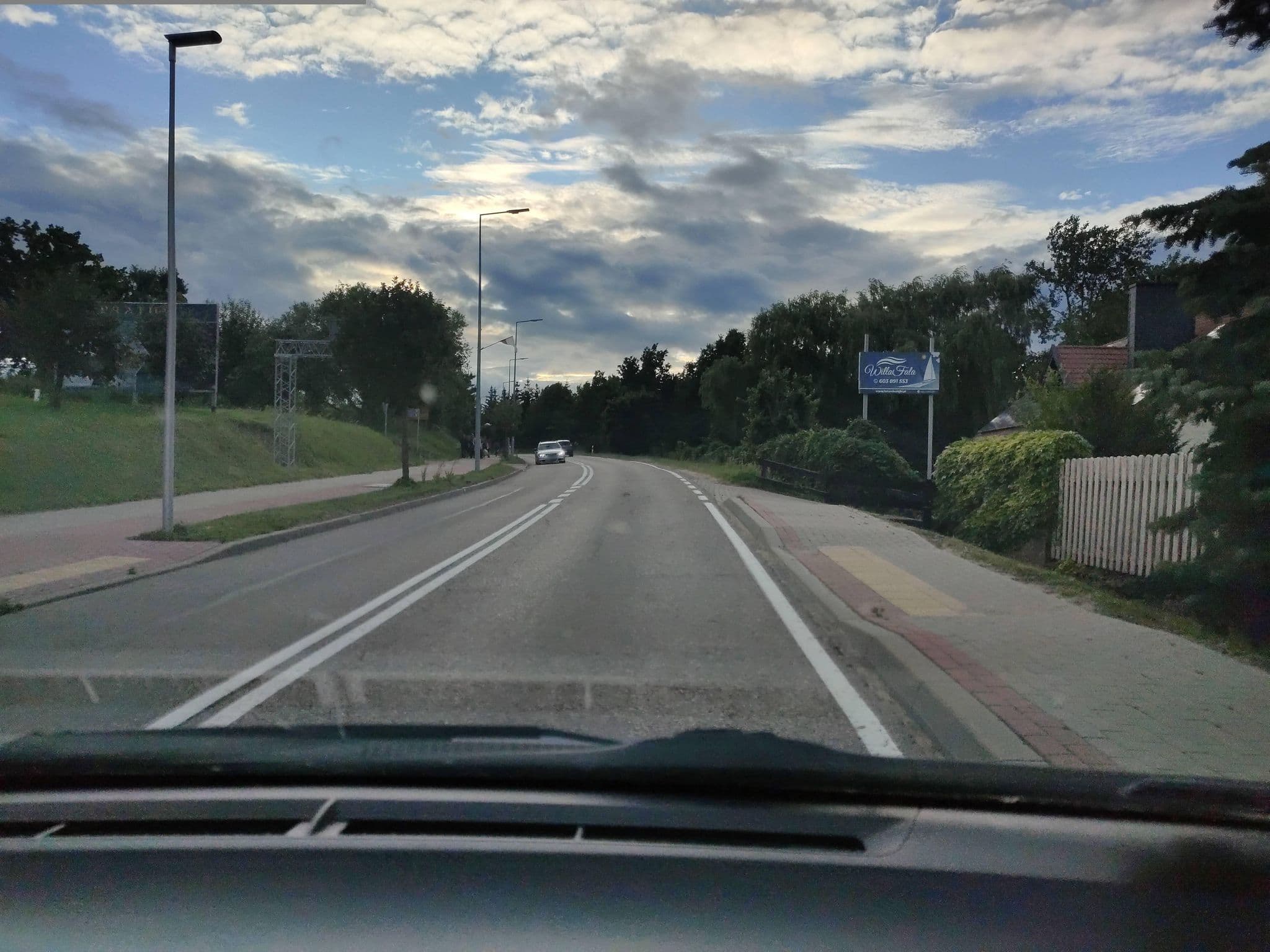 Street view near Pensjonat Dennis, Mikołajki — © GanderPL (CC BY-SA · Mapillary)