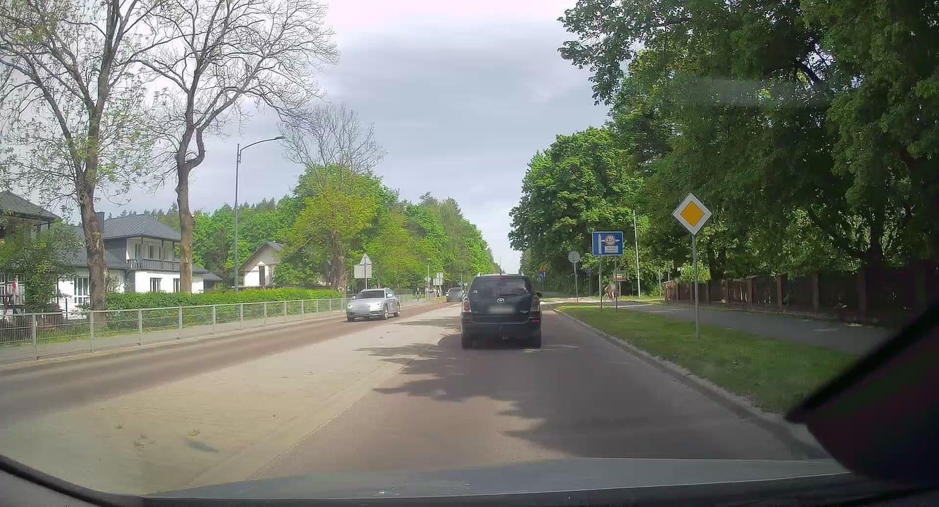 Street view near Wojciech BEDRZYCKI PERŁA, Zwierzyniec — © edc22 (CC BY-SA · Mapillary)
