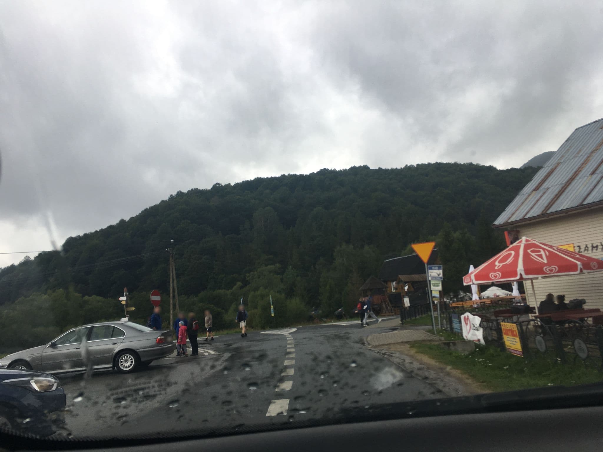 Street view near Kremenaros Ustrzyki Górne Mariusz Nowak, Ustrzyki Dolne — © szurek (CC BY-SA · Mapillary)