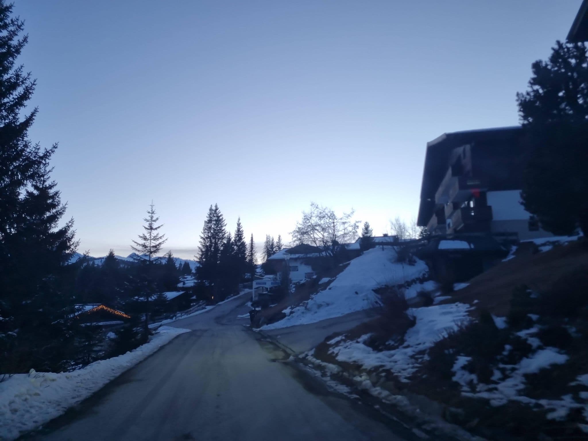 Street view near Bonifaziushütte, Neukirchen am Großvenediger — © dsmm (CC BY-SA · Mapillary)