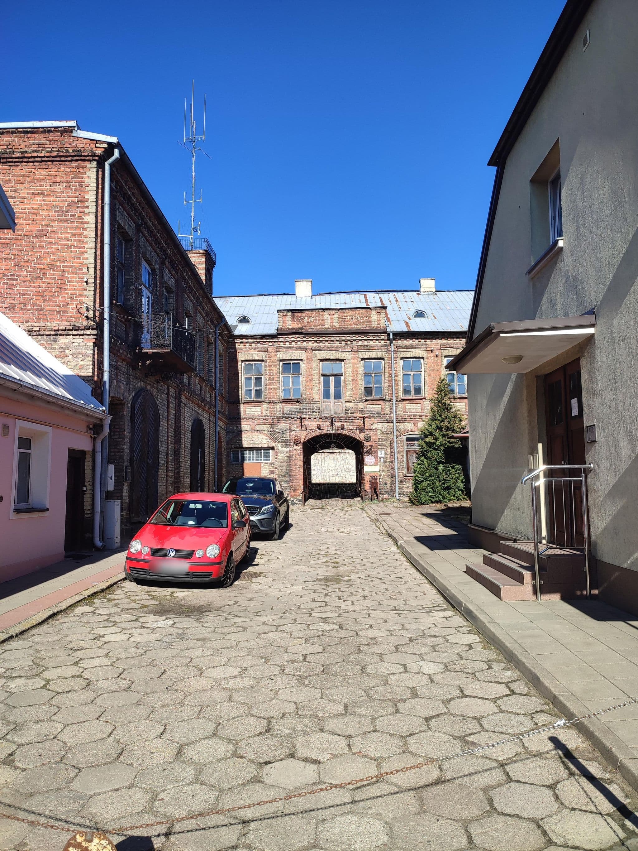 Street view near Dom Starodworski. Irena Orzechowska, Białystok — © fantoment (CC BY-SA · Mapillary)