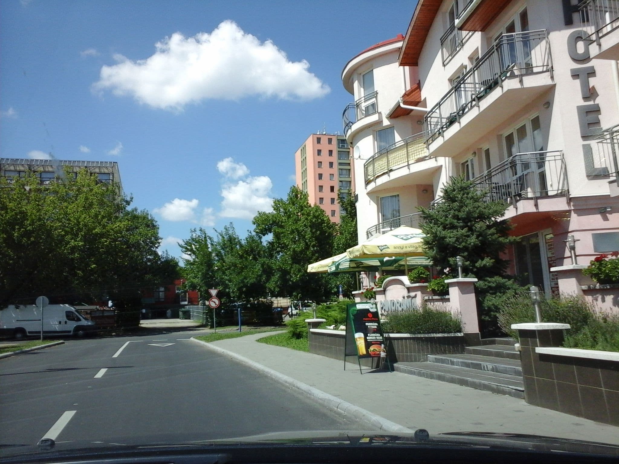 Street view near Panoráma Wellness Apartman Hotel, Hajdúszoboszló — © czadzik (CC BY-SA · Mapillary)