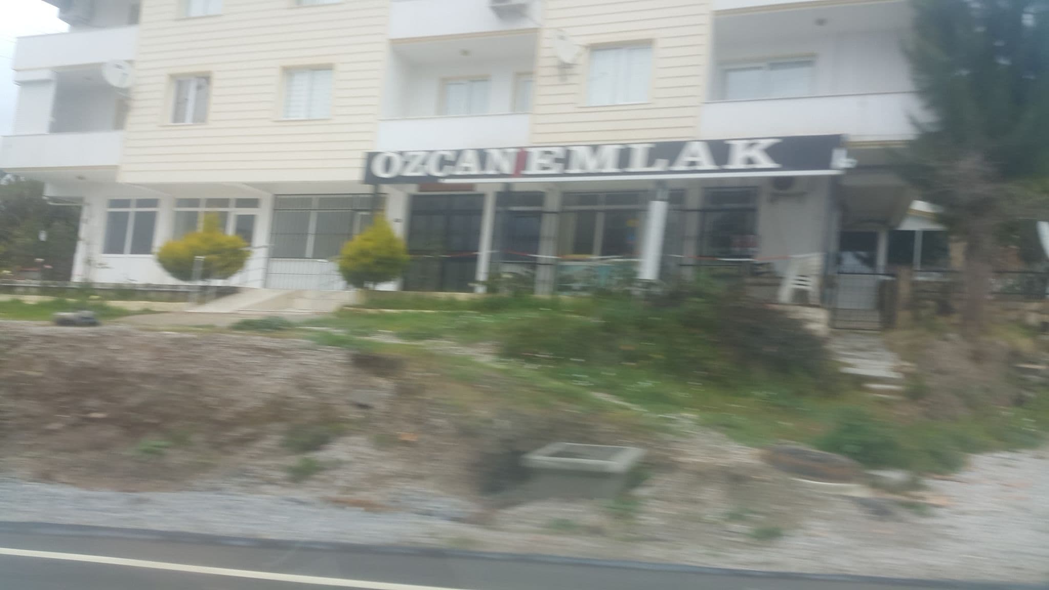 Street view near Carpe Diem Hotel, Özdere — © ilkeratahan (CC BY-SA · Mapillary)
