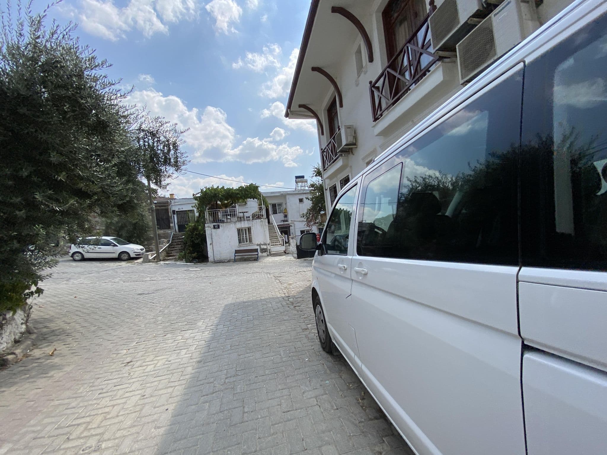 Street view near Ephesus Paradise, Selçuk — © asturksever (CC BY-SA · Mapillary)