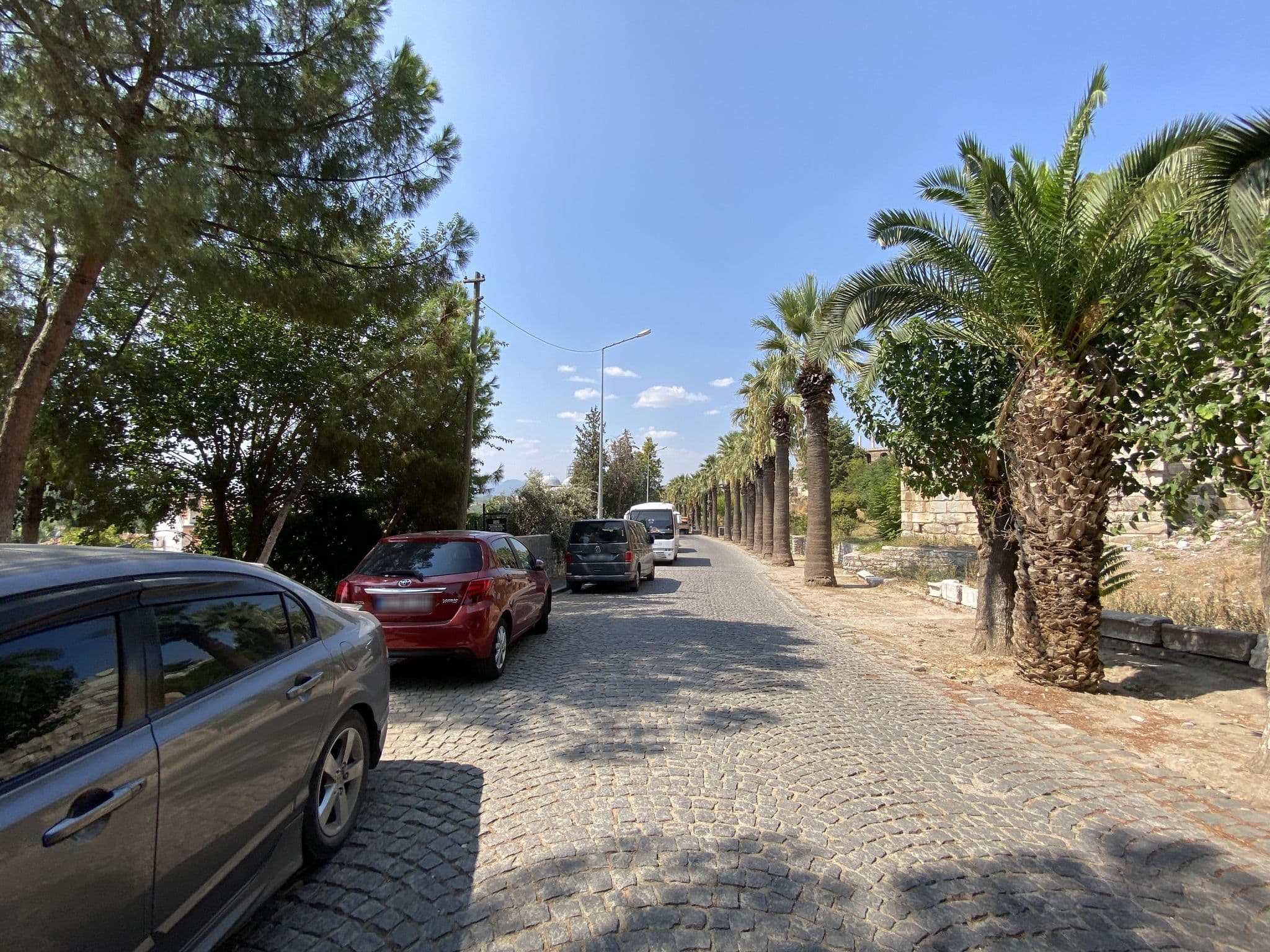 Street view near ibri boutique, Selçuk — © asturksever (CC BY-SA · Mapillary)