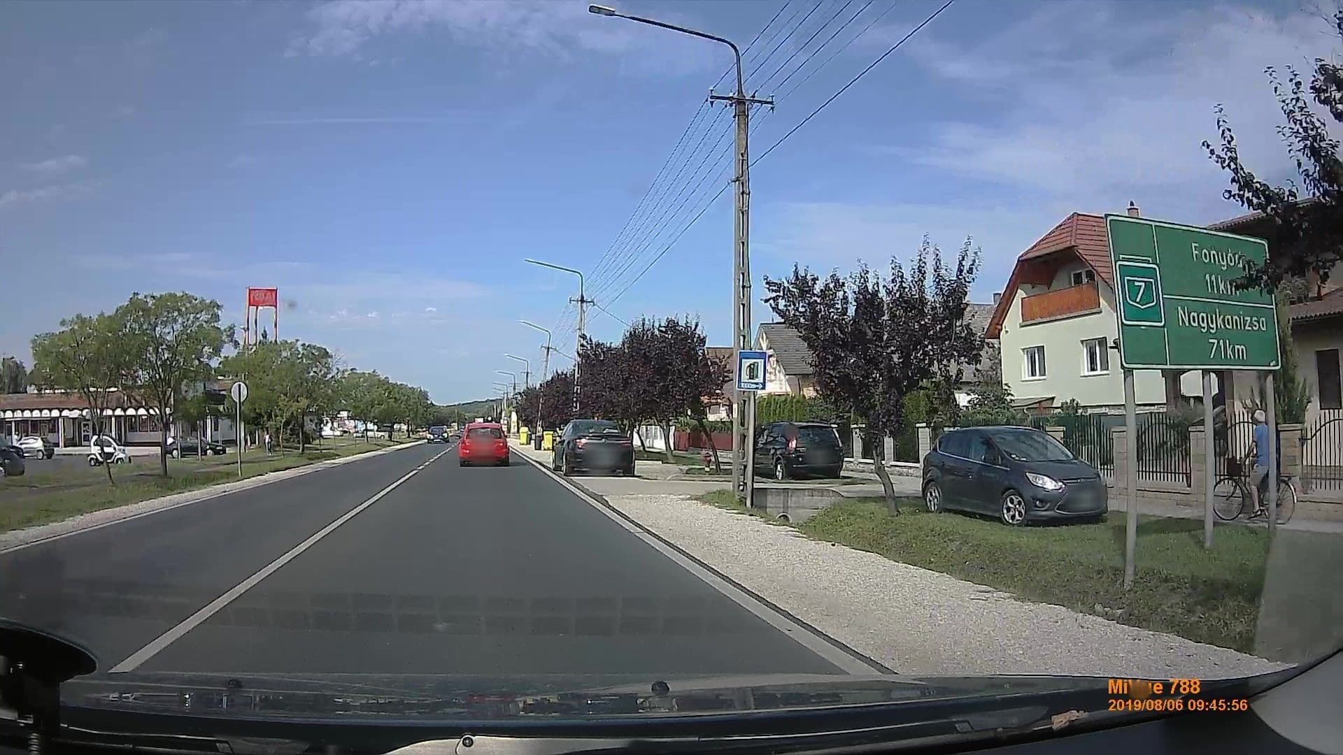 Street view near Kádár Apartman, Balatonlelle — © geox123 (CC BY-SA · Mapillary)