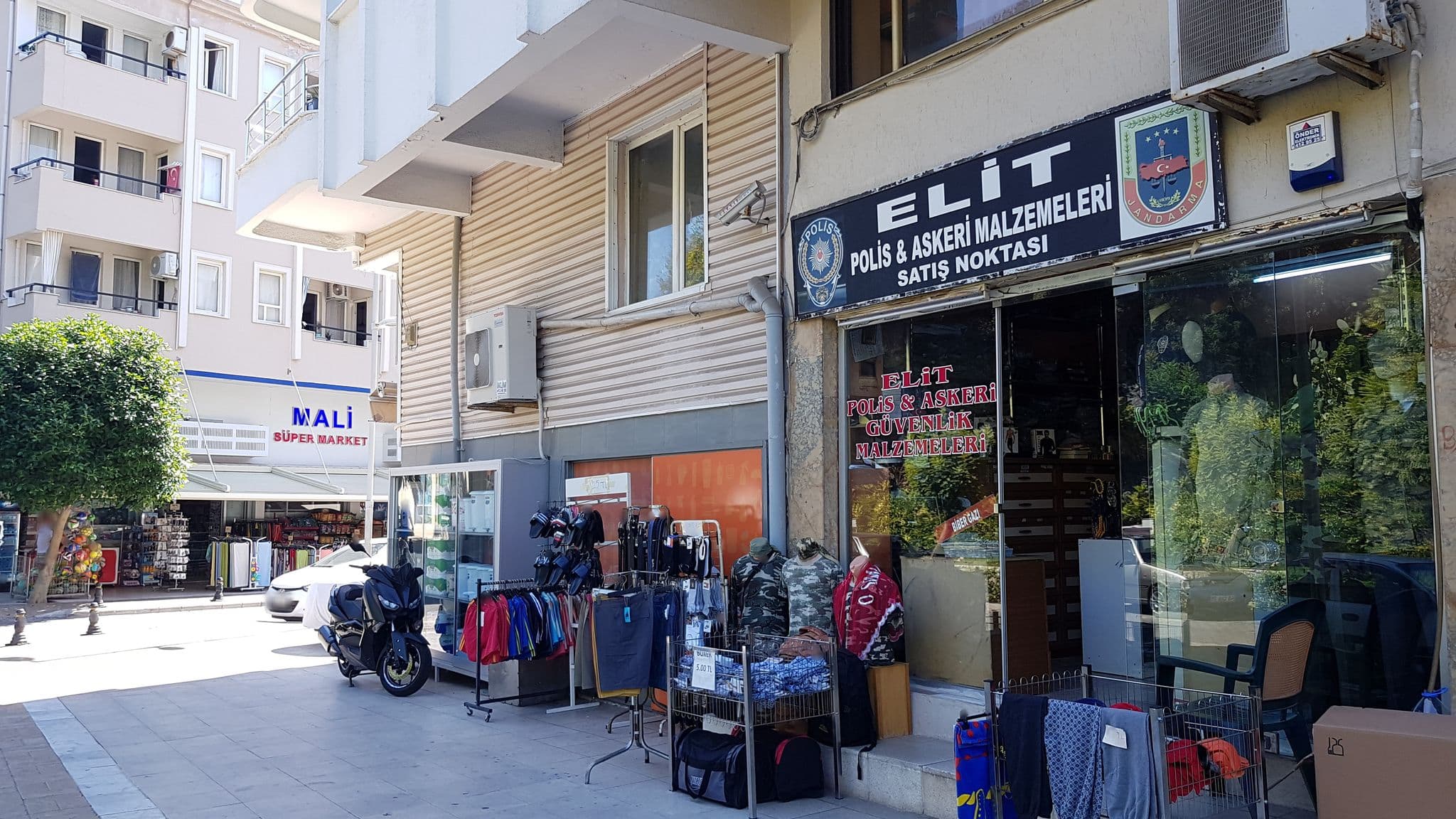 Street view near Blue Bay Platinum, Marmaris — © yrtimid (CC BY-SA · Mapillary)