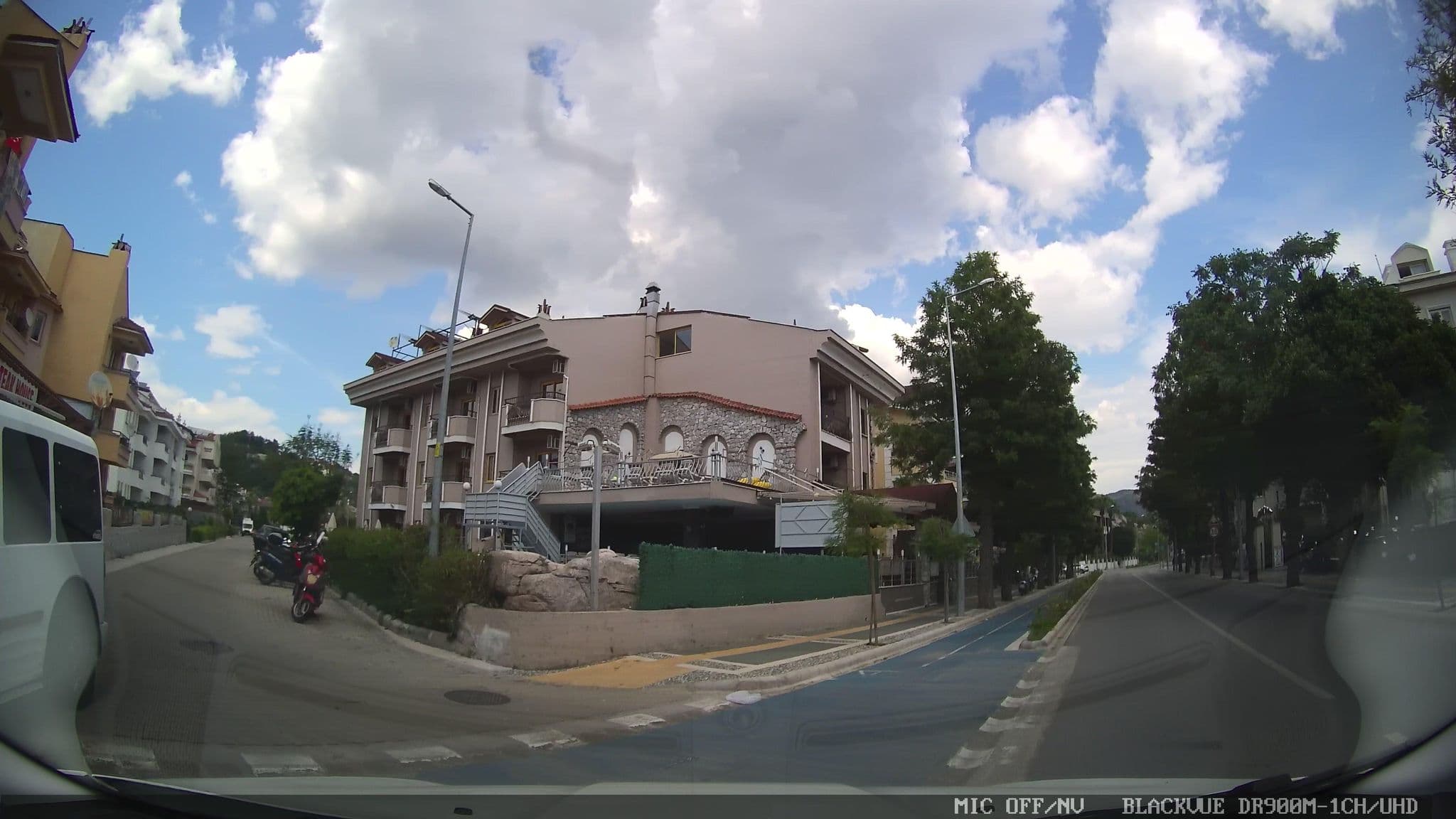 Street view near Club Dante  Marmaris, Marmaris — © asturksever (CC BY-SA · Mapillary)
