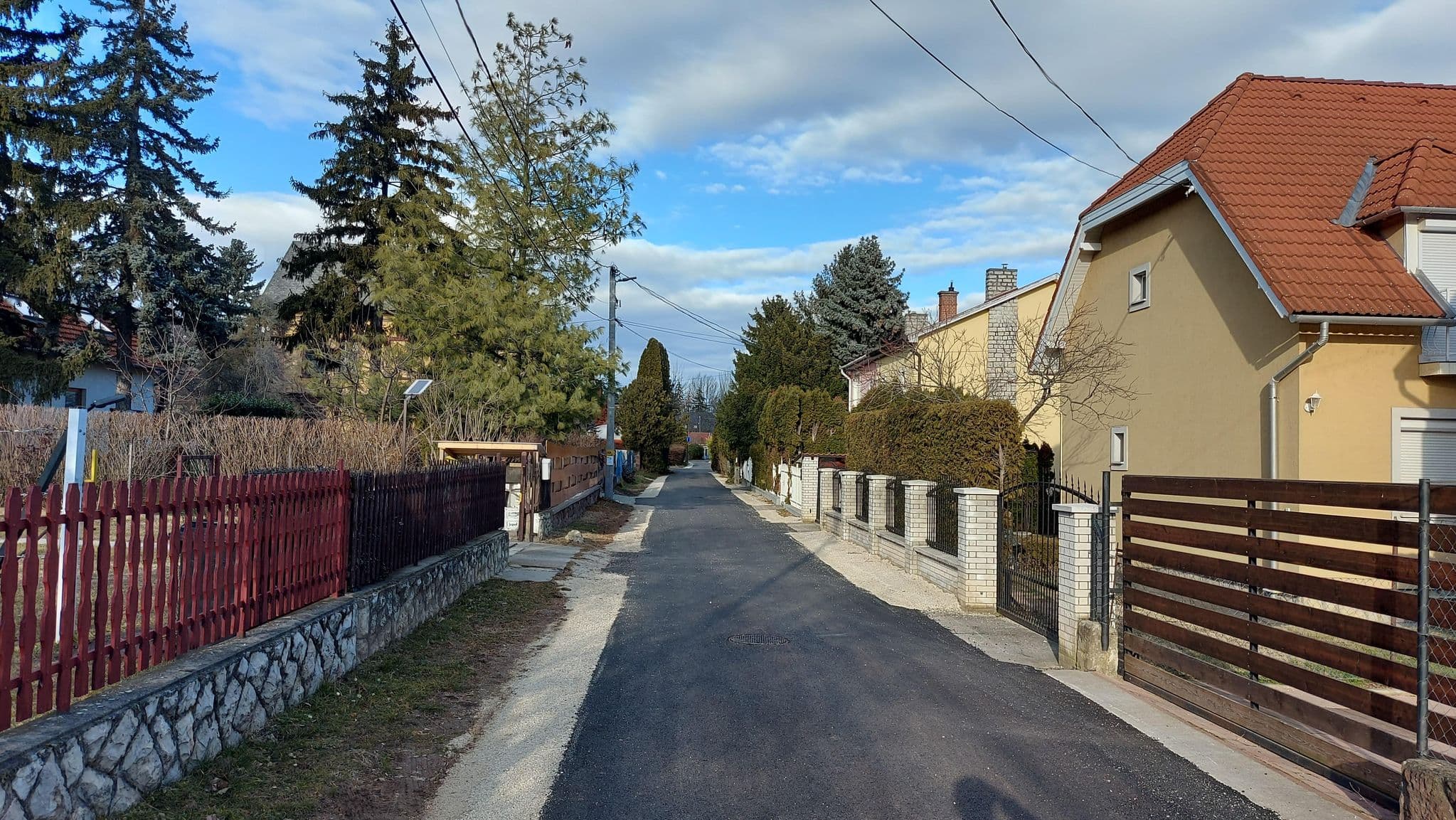 Street view near Patik Vendégház, Balatonalmádi — © vasony (CC BY-SA · Mapillary)