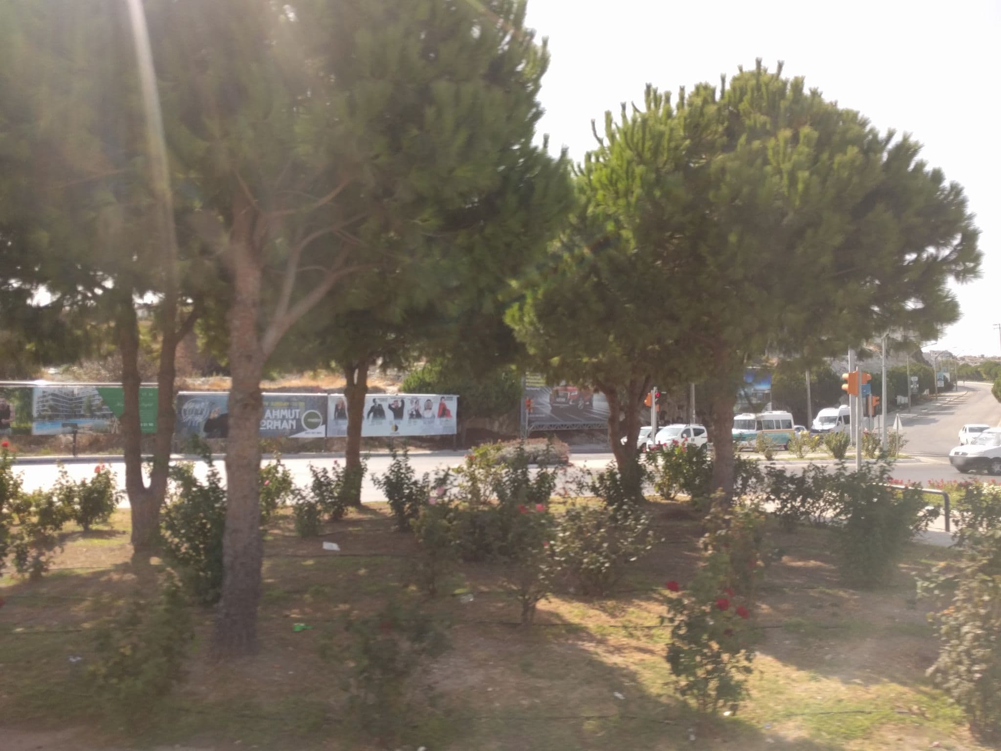 Street view near Zeybek Butik Hotel, Çeşme — © ubenzer (CC BY-SA · Mapillary)