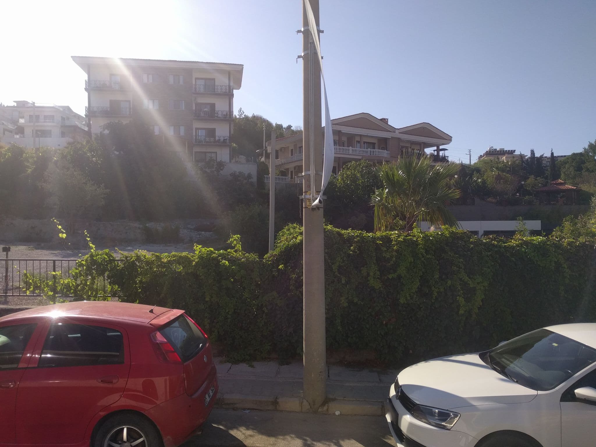Street view near Otel Port, Çeşme — © ubenzer (CC BY-SA · Mapillary)