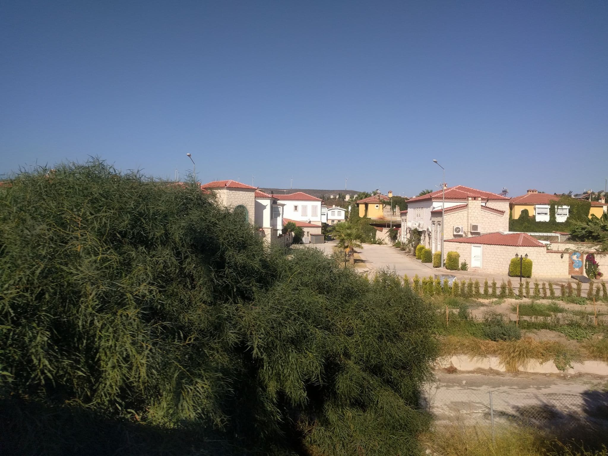 Street view near Queen hotels mood, Alaçatı — © ubenzer (CC BY-SA · Mapillary)