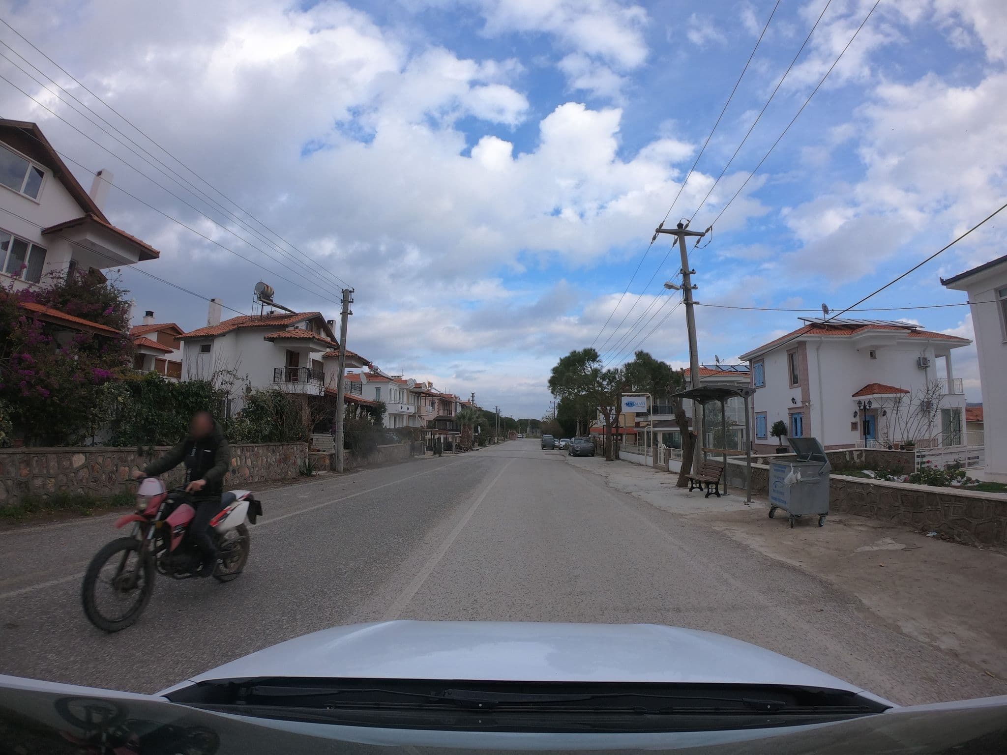 Street view near Masmavi Otel, Ayvalık — © asturksever (CC BY-SA · Mapillary)