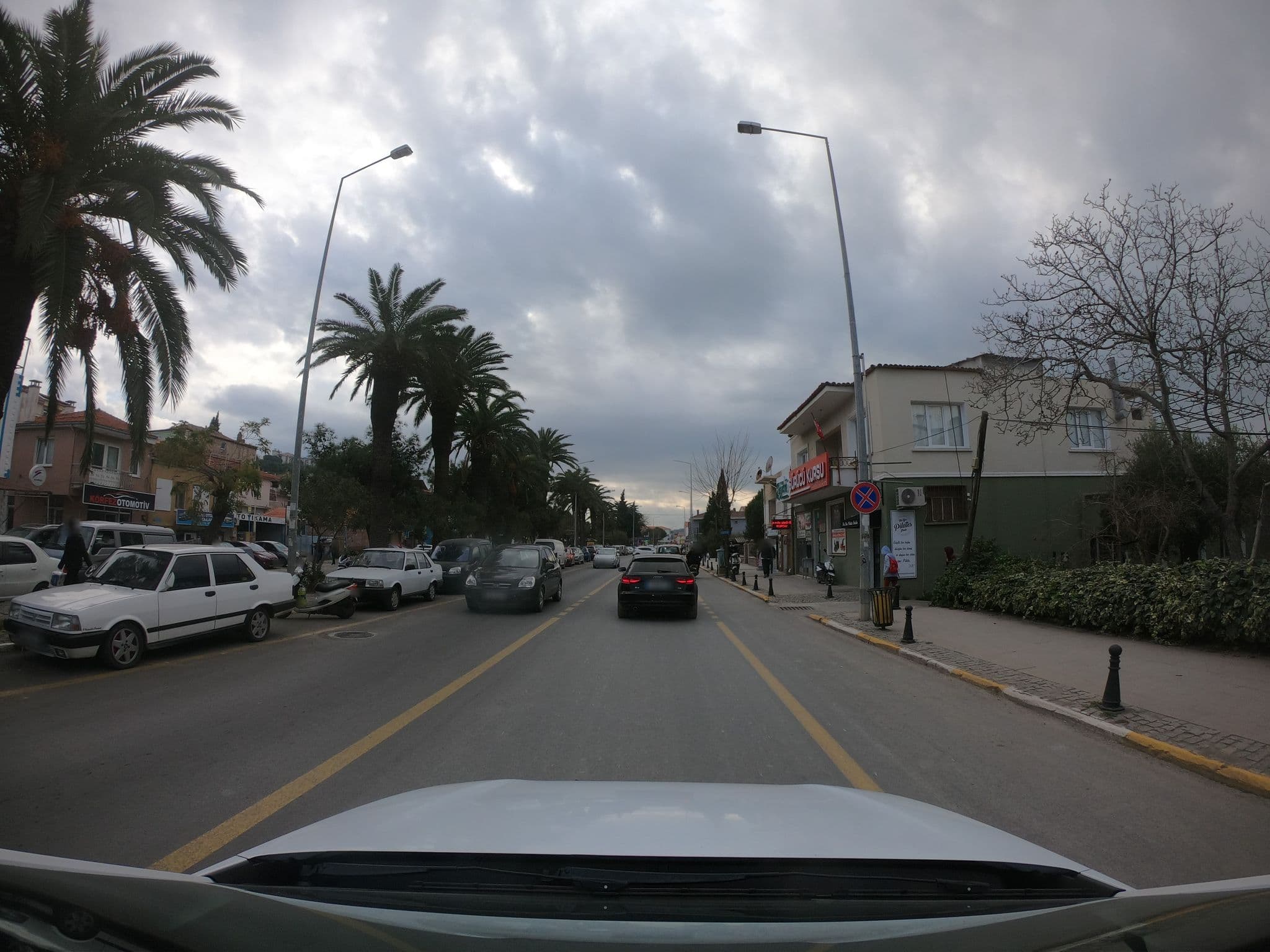 Street view near Proje Atölyesi Otel Şantiyesi, Ayvalık — © asturksever (CC BY-SA · Mapillary)