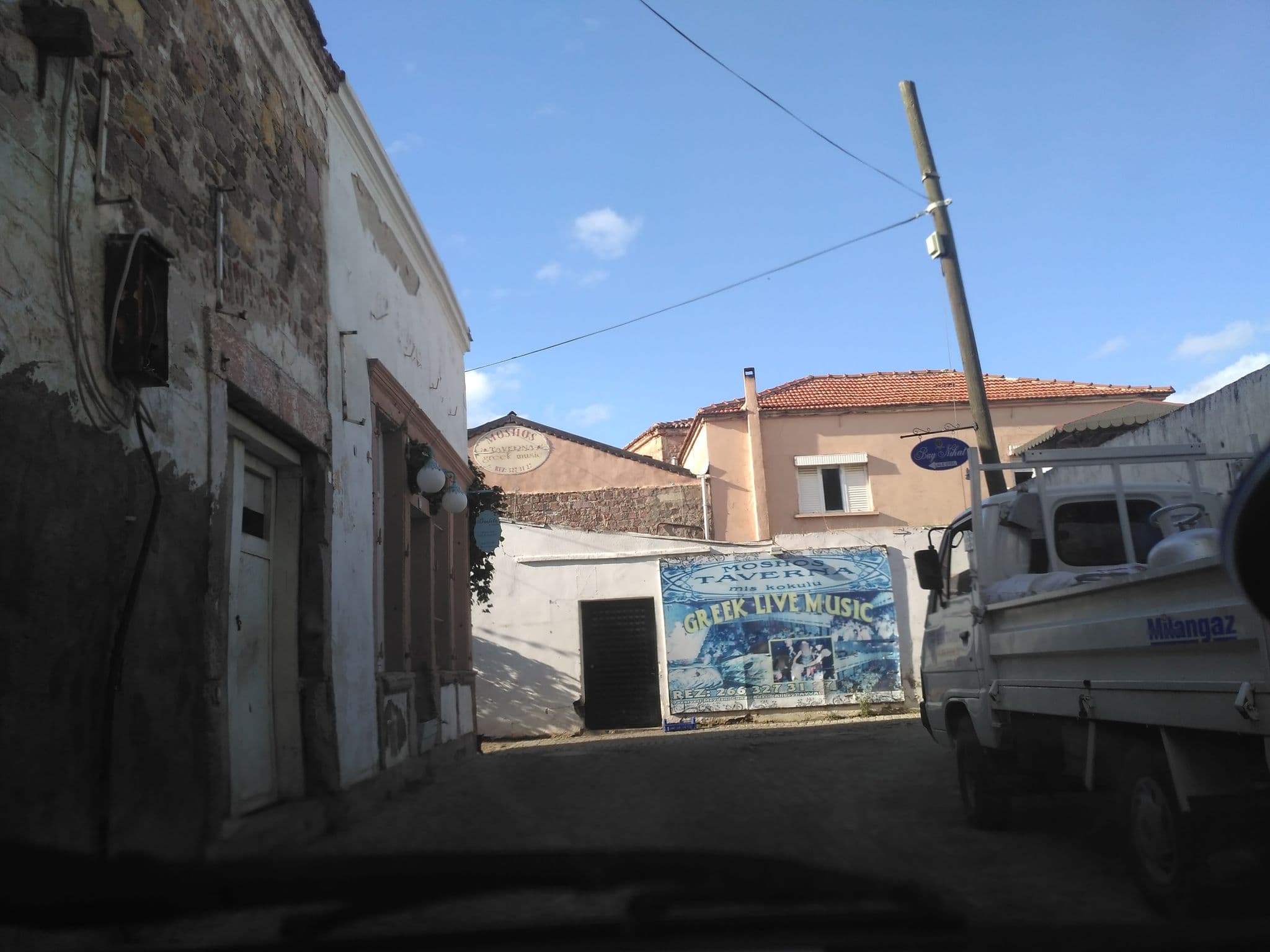 Street view near Ilker Motel, Ayvalık — © uzungo (CC BY-SA · Mapillary)