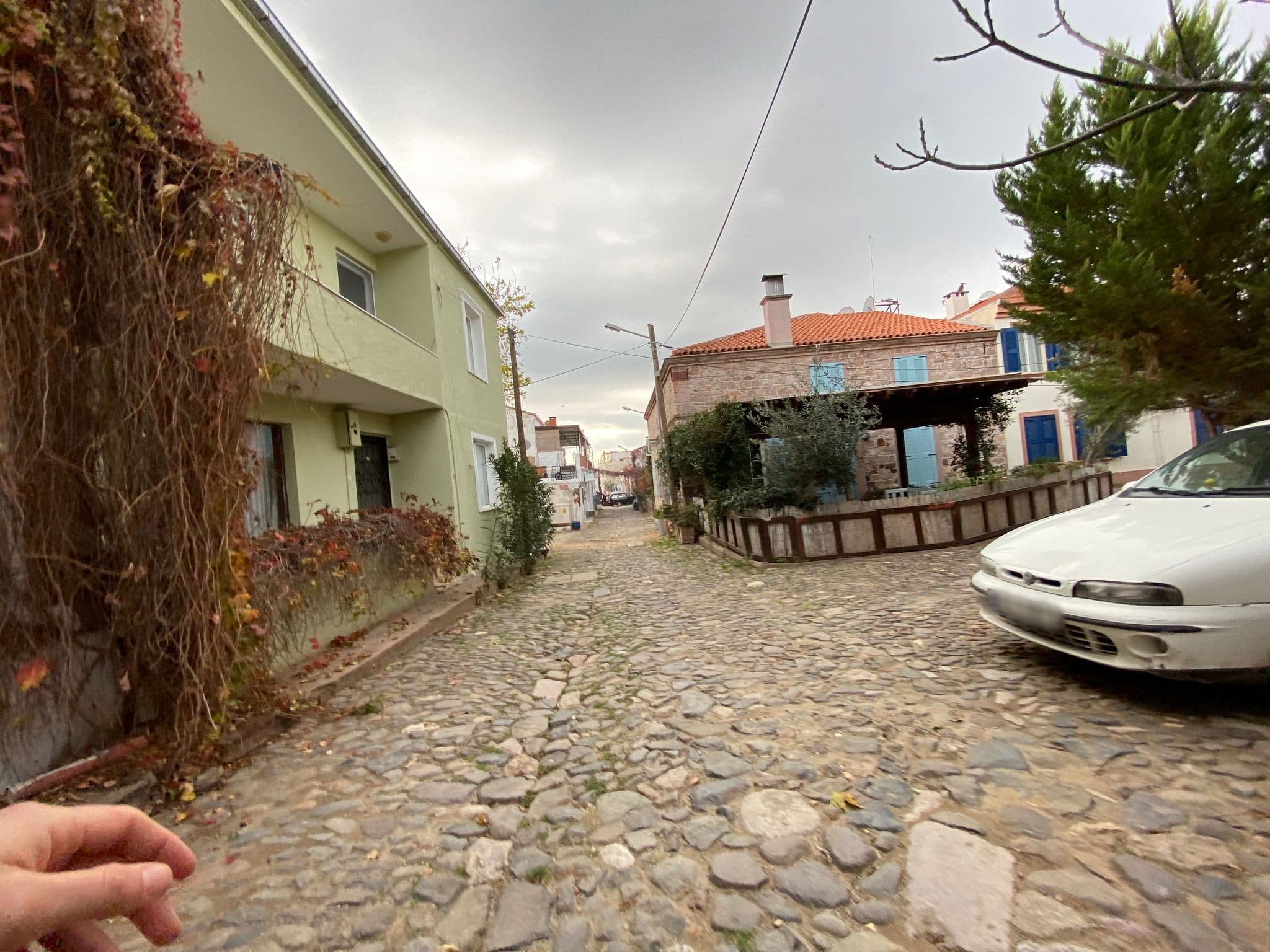 Street view near Duru pansiyon, Ayvalık — © asturksever (CC BY-SA · Mapillary)